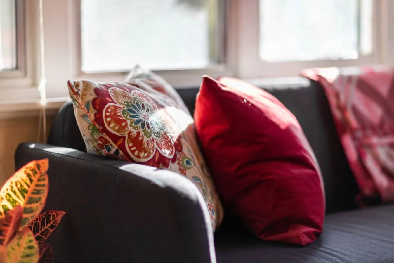 The Red Cabin-Charming Historic Avenue's Apartment 14