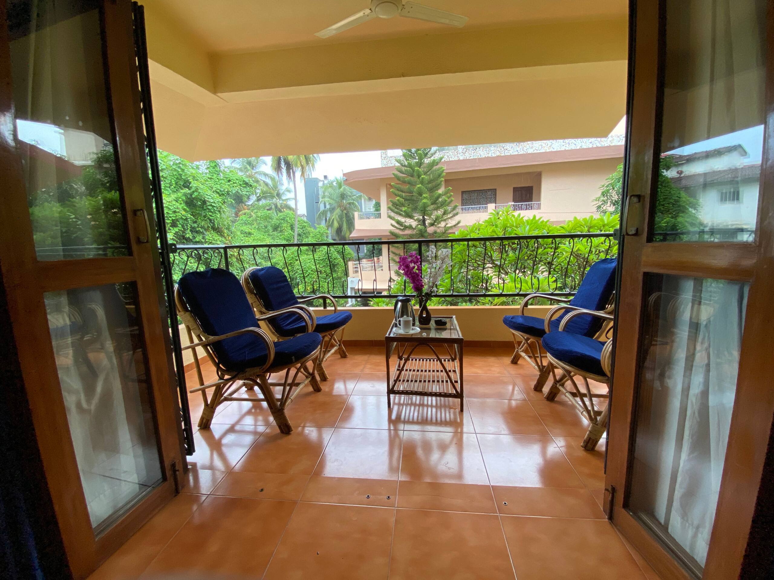 Apartment in Candolim | Beach l Wifi l AC l Pool 3