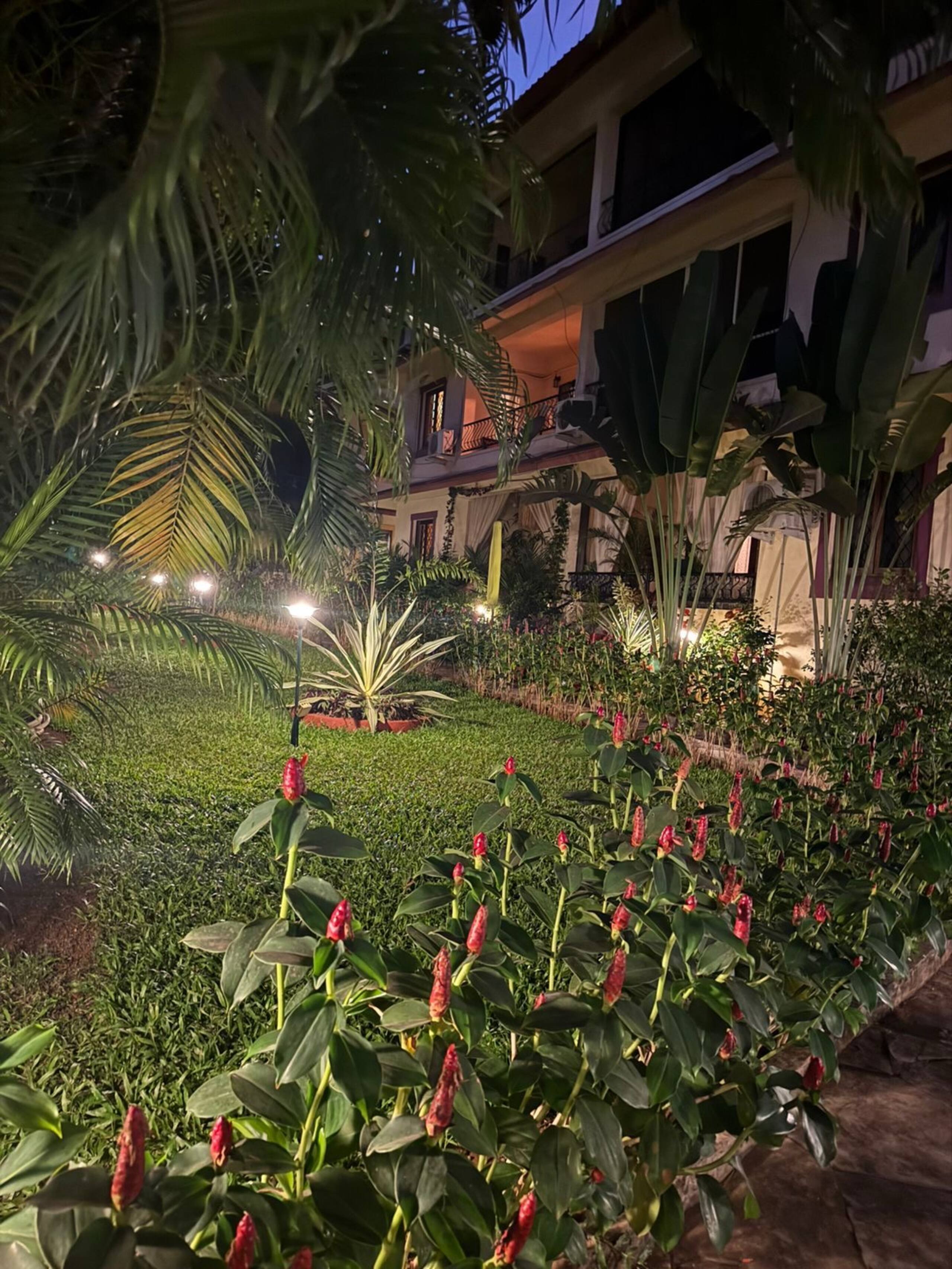 Apartment in Candolim | Beach l Wifi l AC l Pool 22