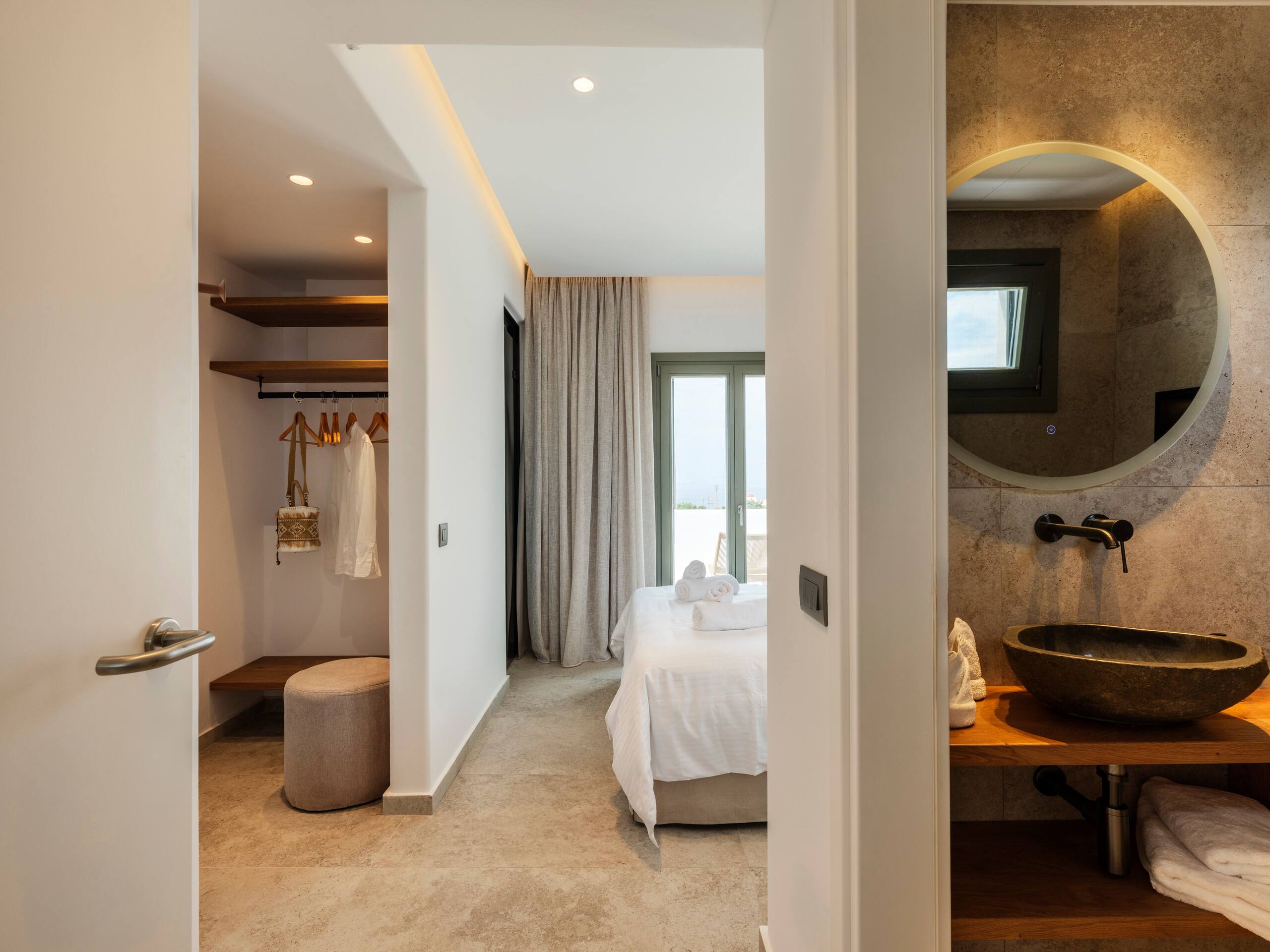Vendema Phos |4 bdr Villa| Private pool | Hot Tub 24