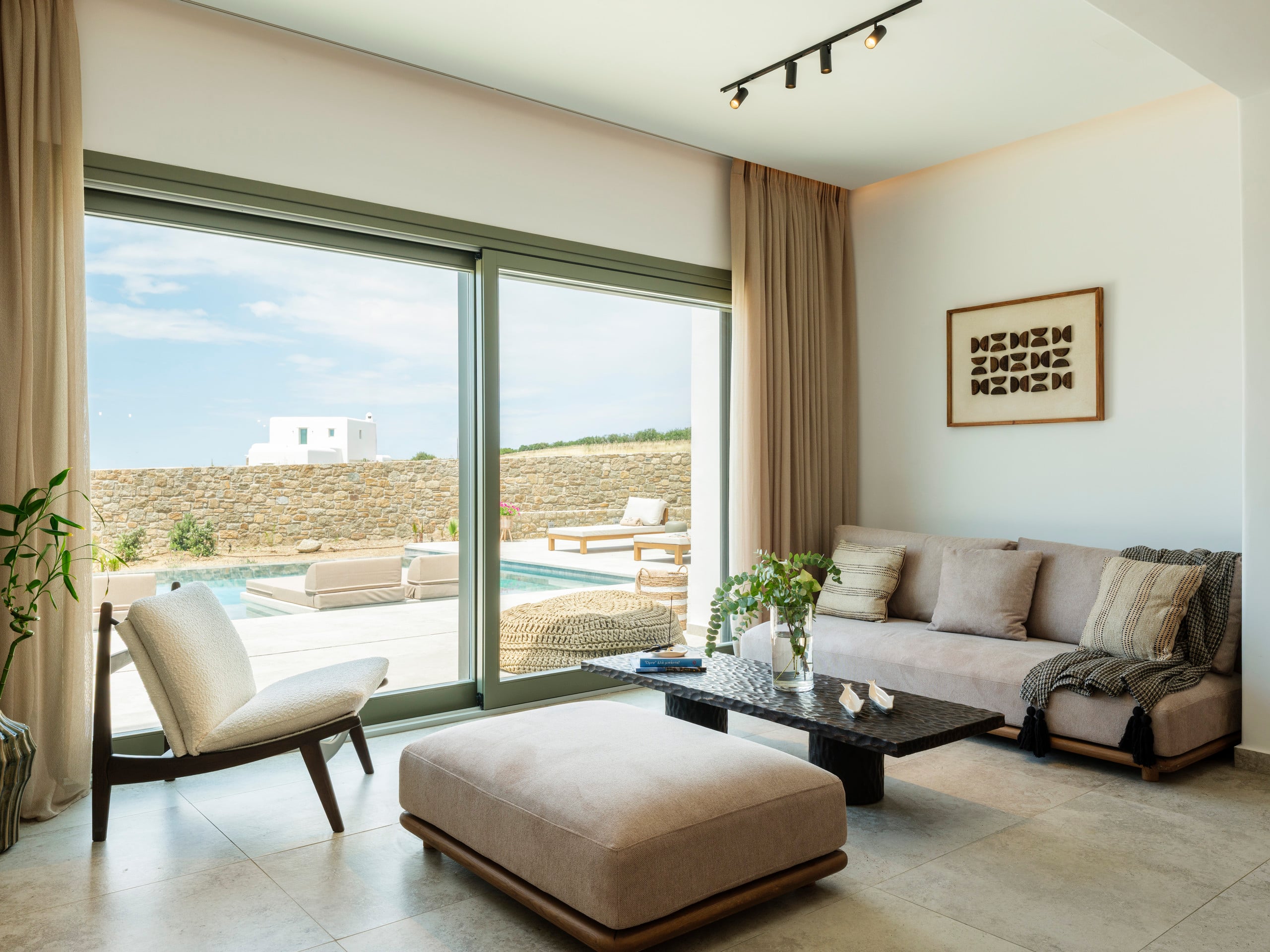 Vendema Phos |4 bdr Villa| Private pool | Hot Tub 9