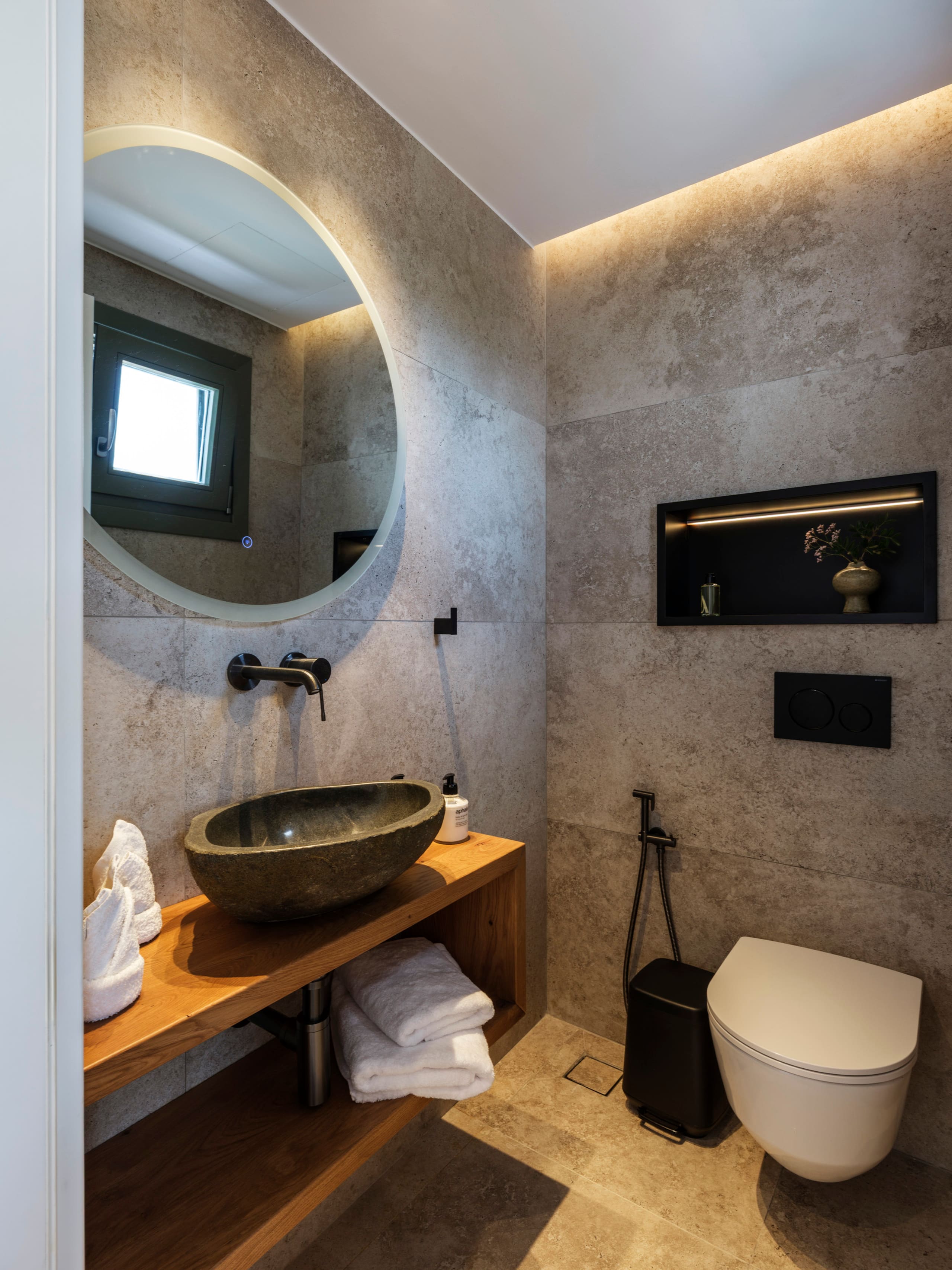 Vendema Phos |4 bdr Villa| Private pool | Hot Tub 23