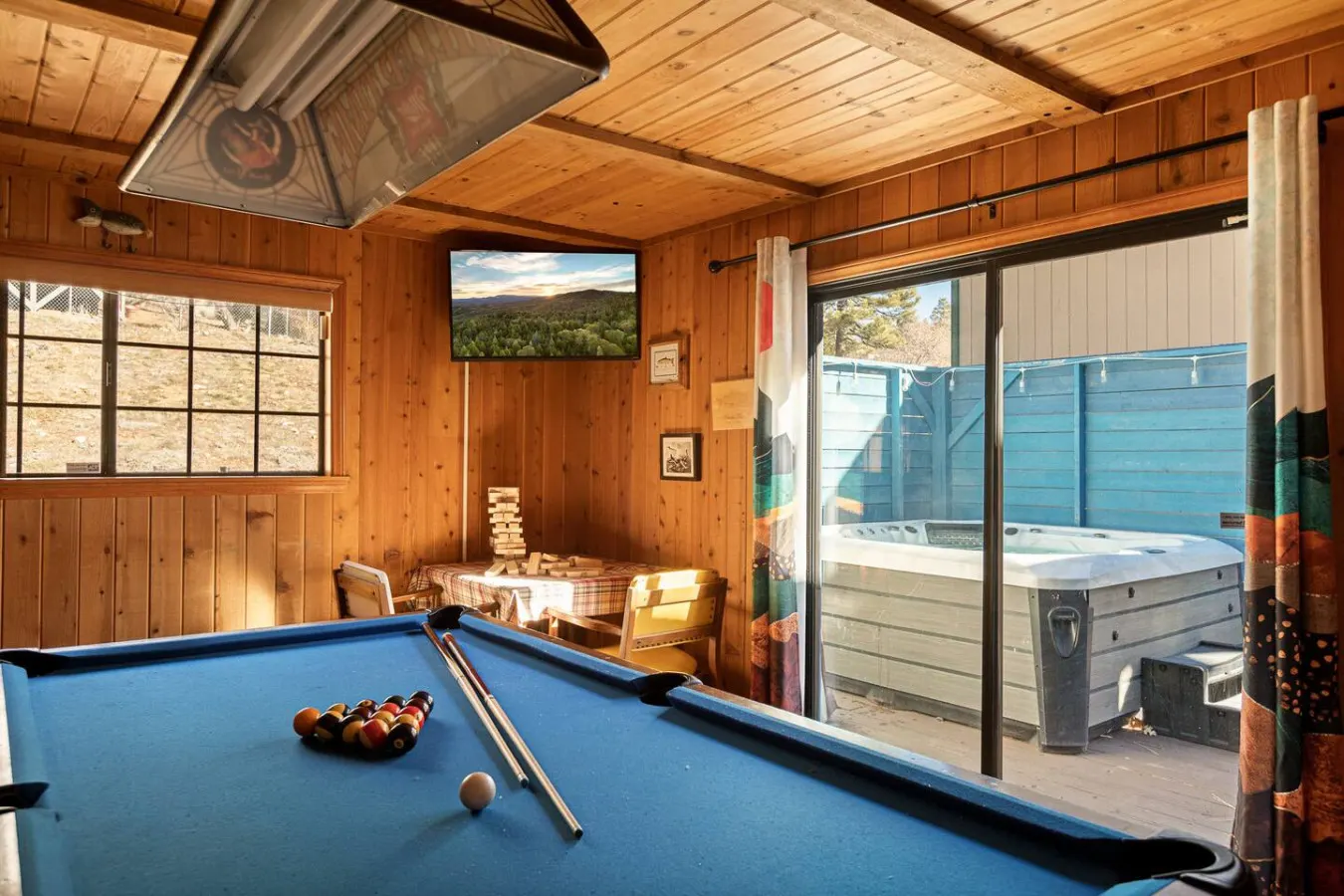 Solstice Shores Chalet, Hot Tub and Lake Views 19
