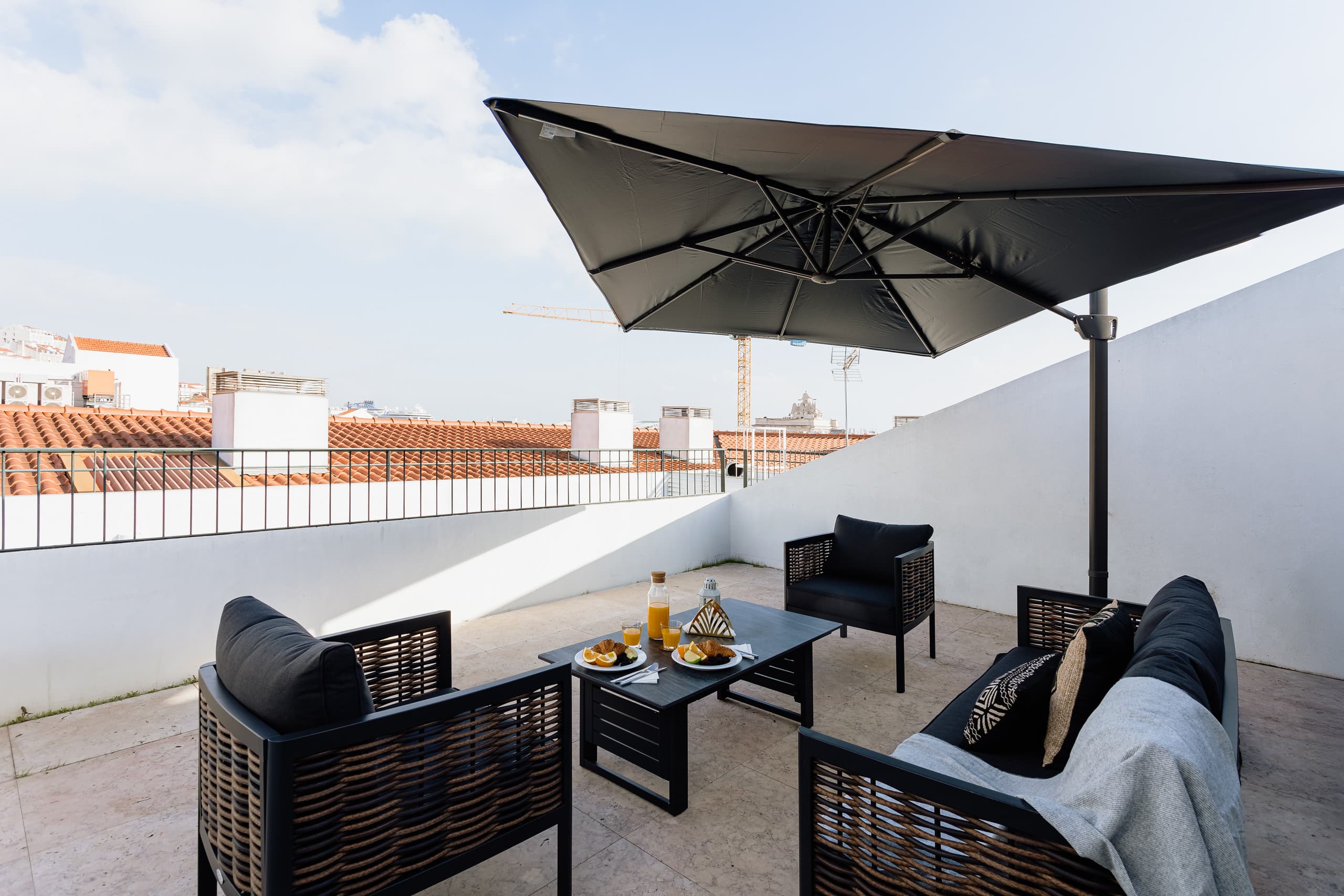Elegant Baixa @ Rooftop terrace with stunning view — photo 4