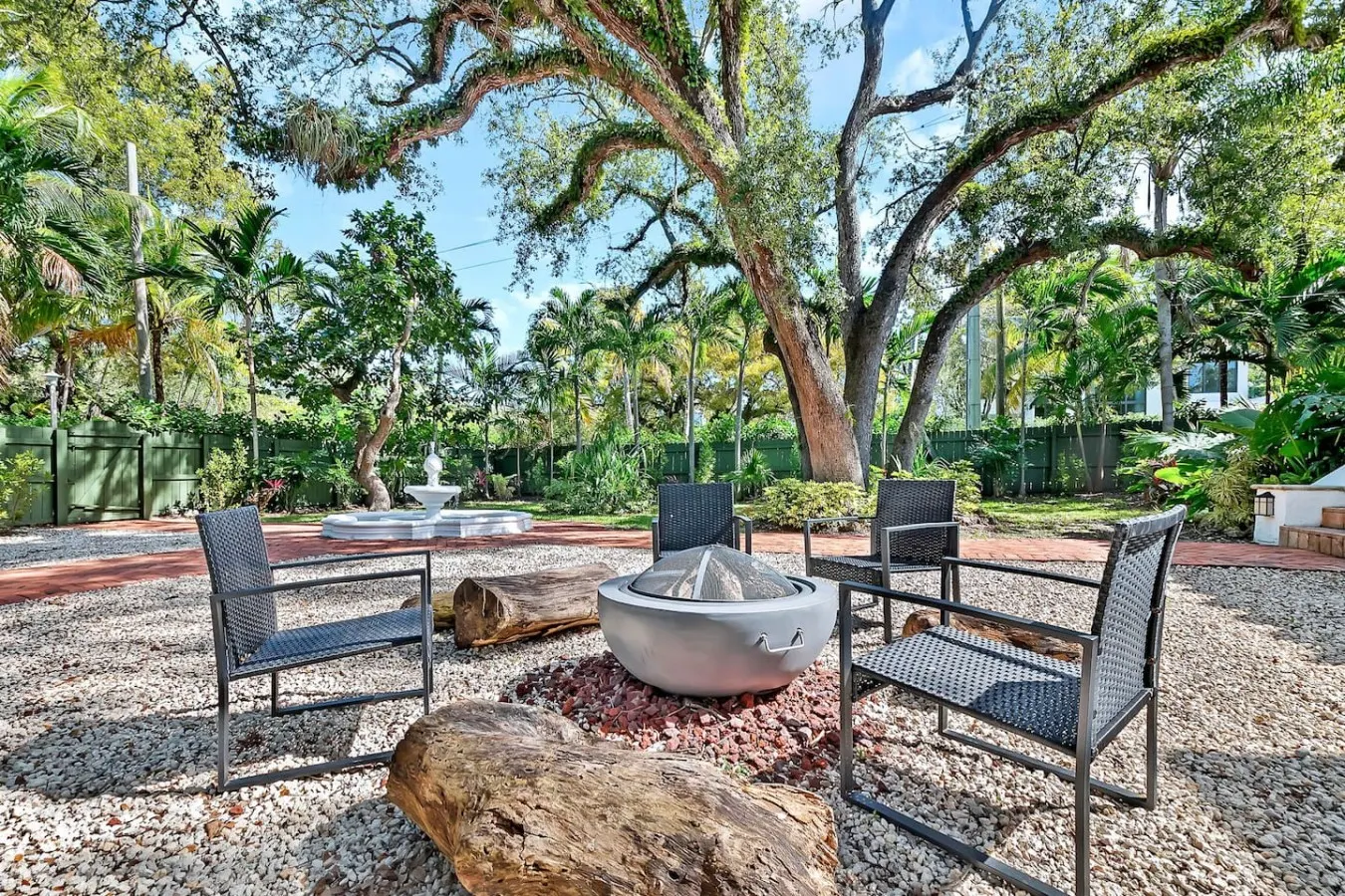Gated Miami Luxury Oasis Pool & BBQ 4 Bed 4 Bath 15