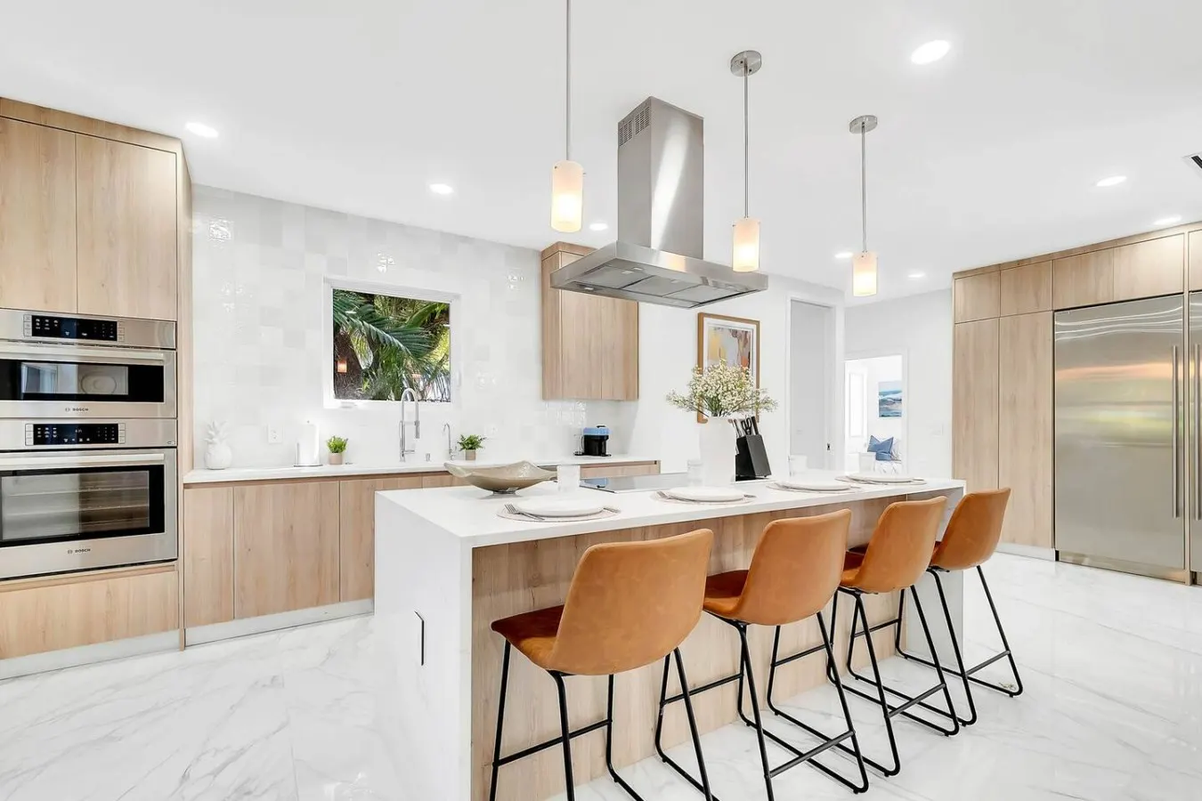 Gated Miami Luxury Oasis Pool & BBQ 4 Bed 4 Bath 4