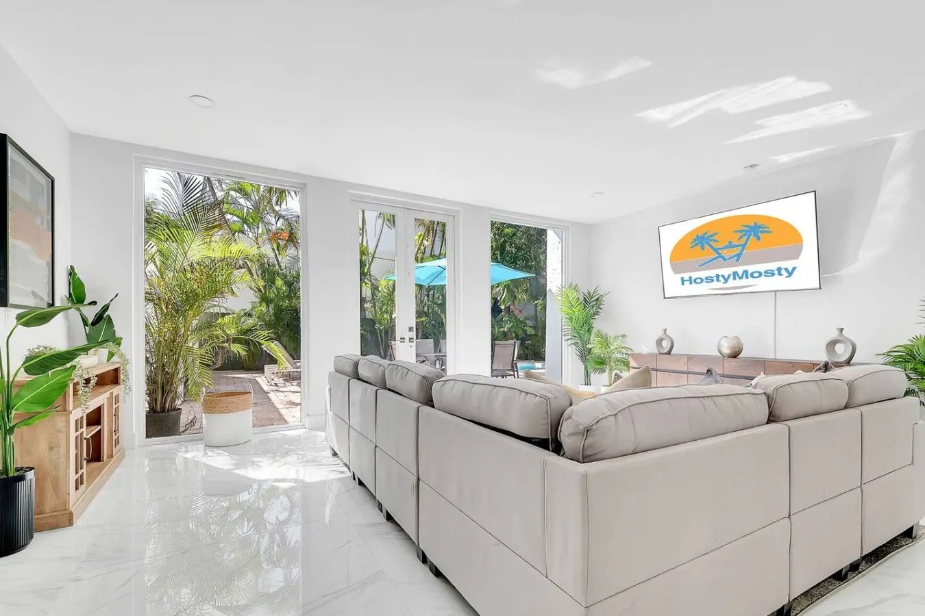 Gated Miami Luxury Oasis Pool & BBQ 4 Bed 4 Bath 5