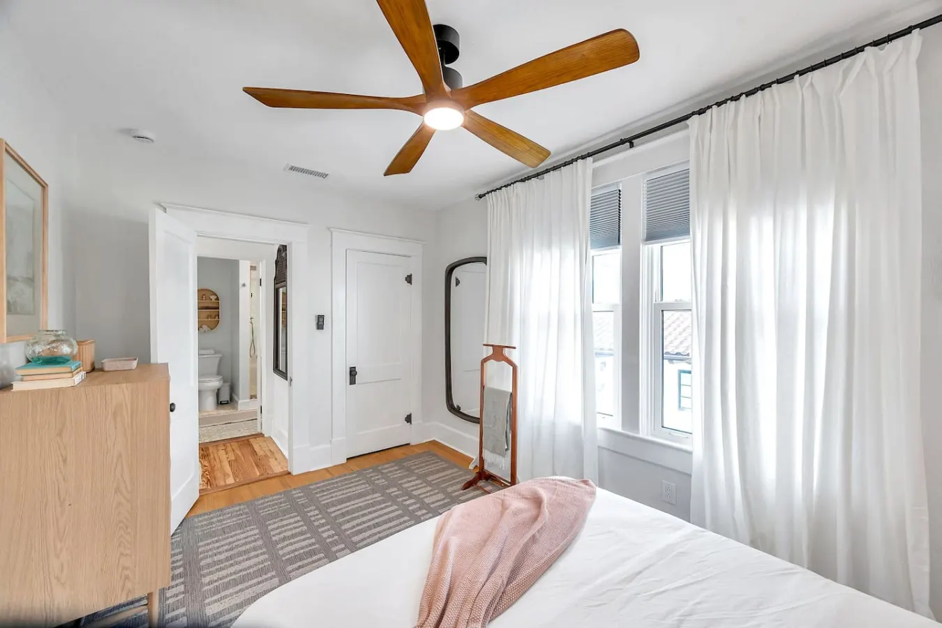 Newly Renovated Nautical Apt Downtown St. Pete 8