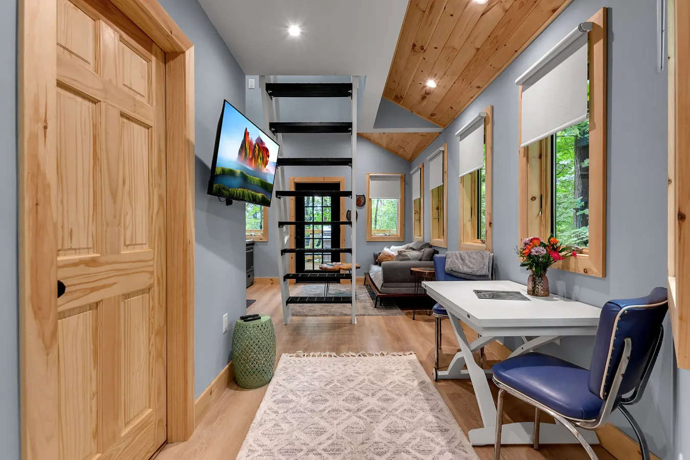 Lakefront Treehouse - Cowbird Canopy 11