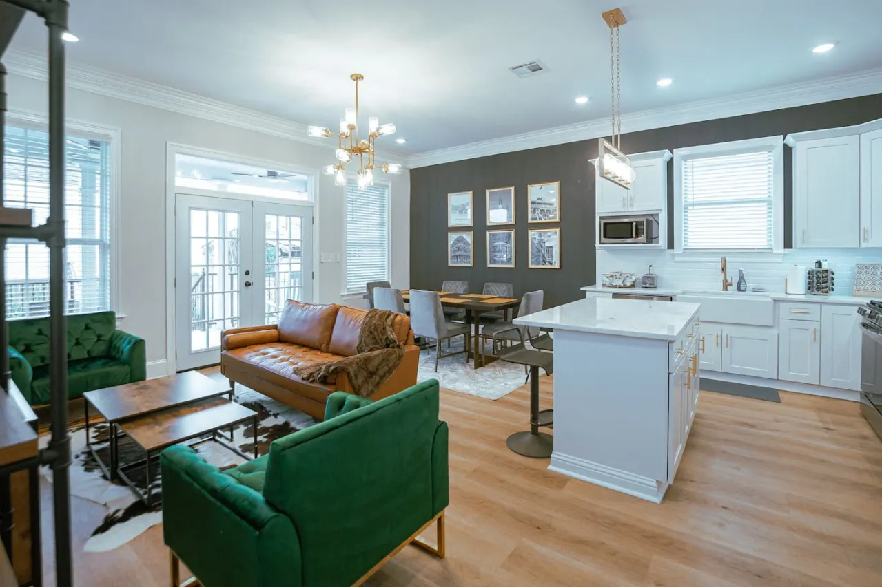 The "Old Fashioned" Luxe Cottage