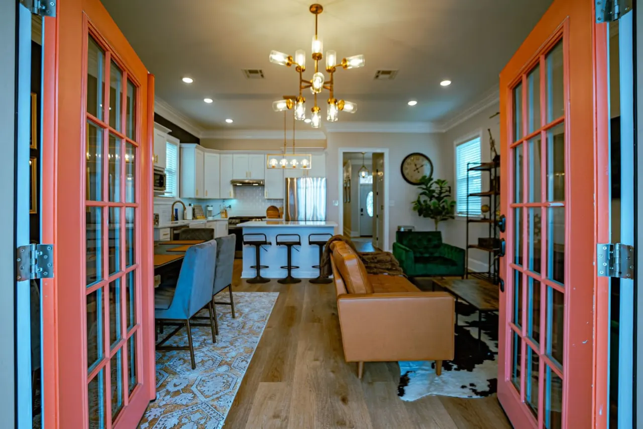 The "Old Fashioned" Luxe Cottage — photo 3