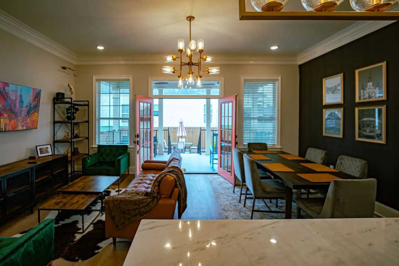 The "Old Fashioned" Luxe Cottage — photo 4