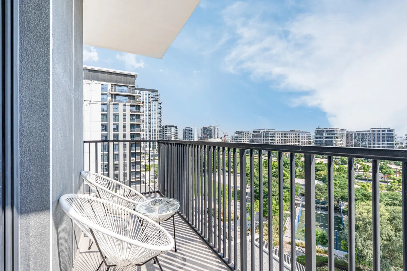 Luxury Modern Home with Direct Park Access — photo 2