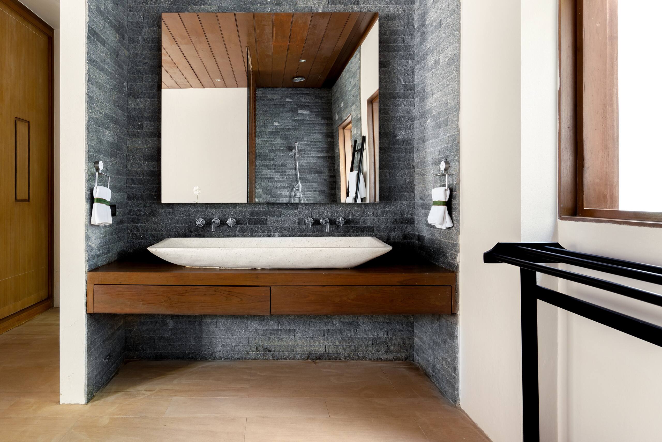 Baan Hinyai: Full Service, Chef, Beachfront, Pool 24