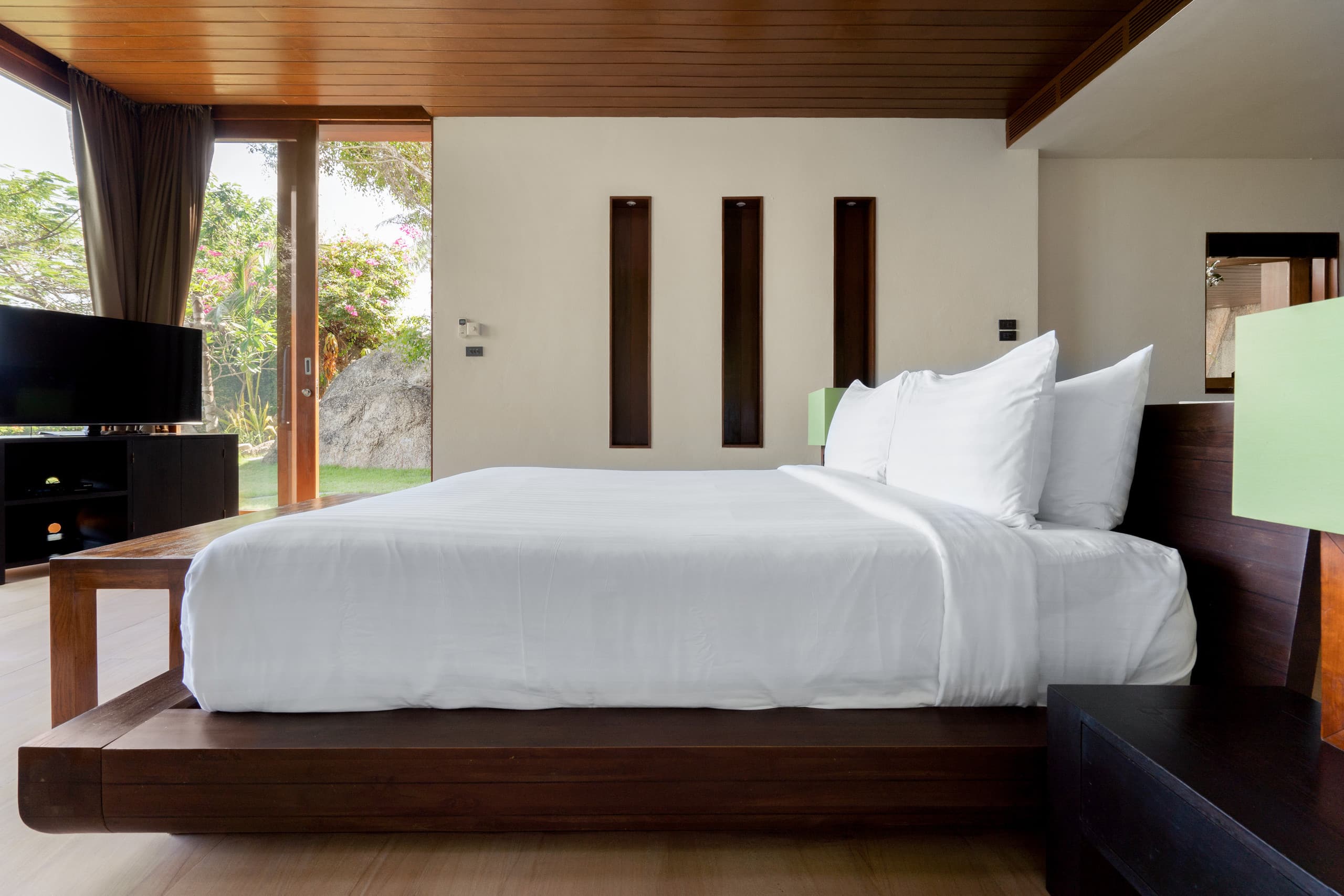 Baan Hinyai: Full Service, Chef, Beachfront, Pool 21