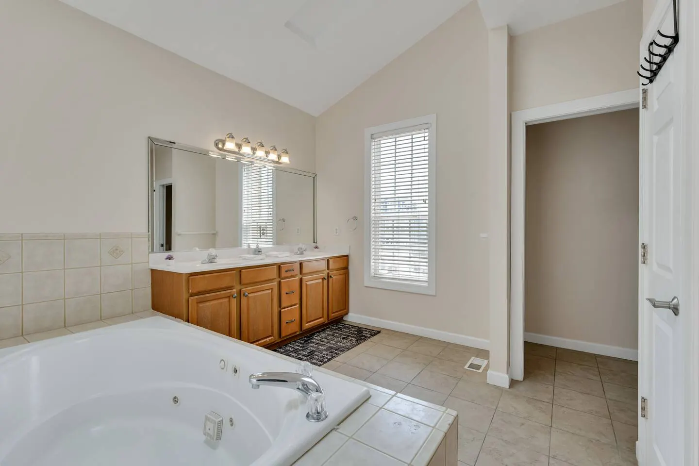 Norfolk Beach House Ocean Views Sleeps 8 20