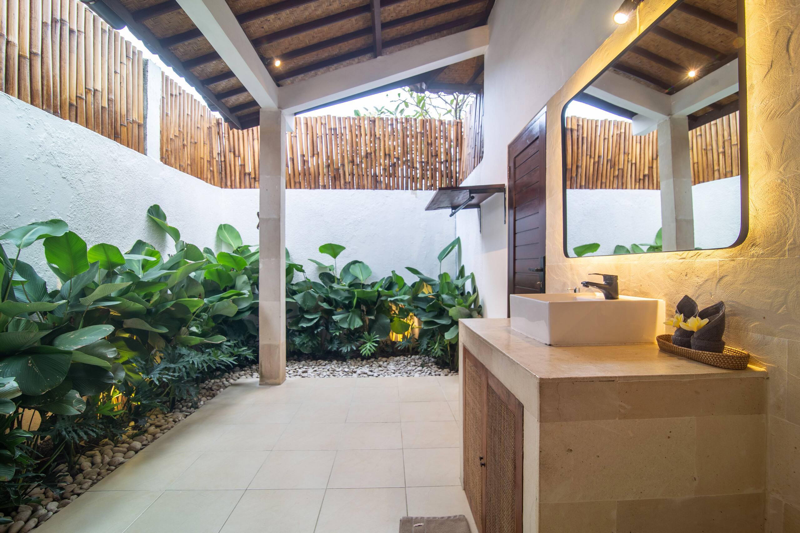 3 bedrooms Villa in Bali, Seminyak Private pool 35