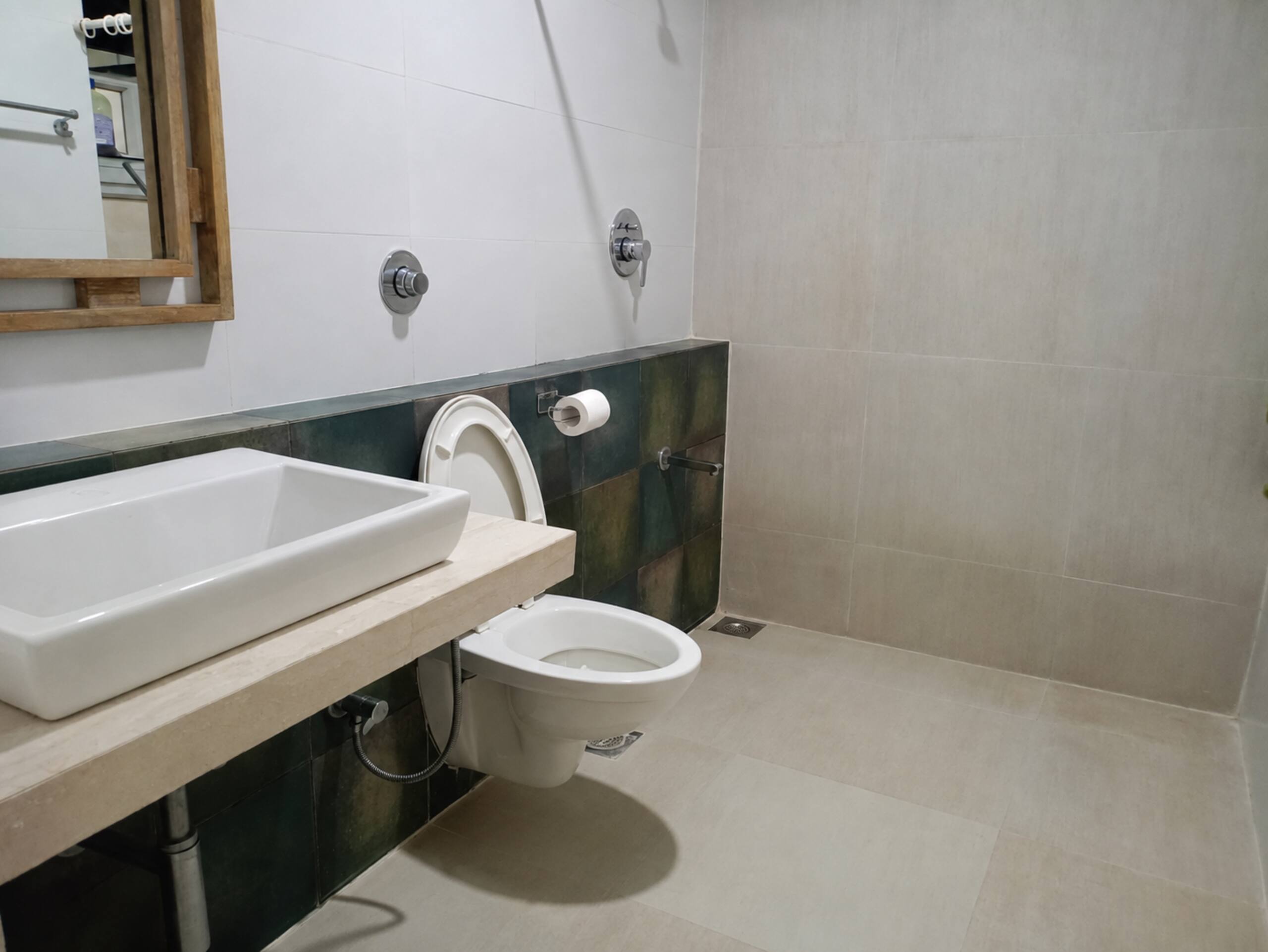 Adi's Solaris|Spacious 2BHK| Luxury Bliss Poolside 33