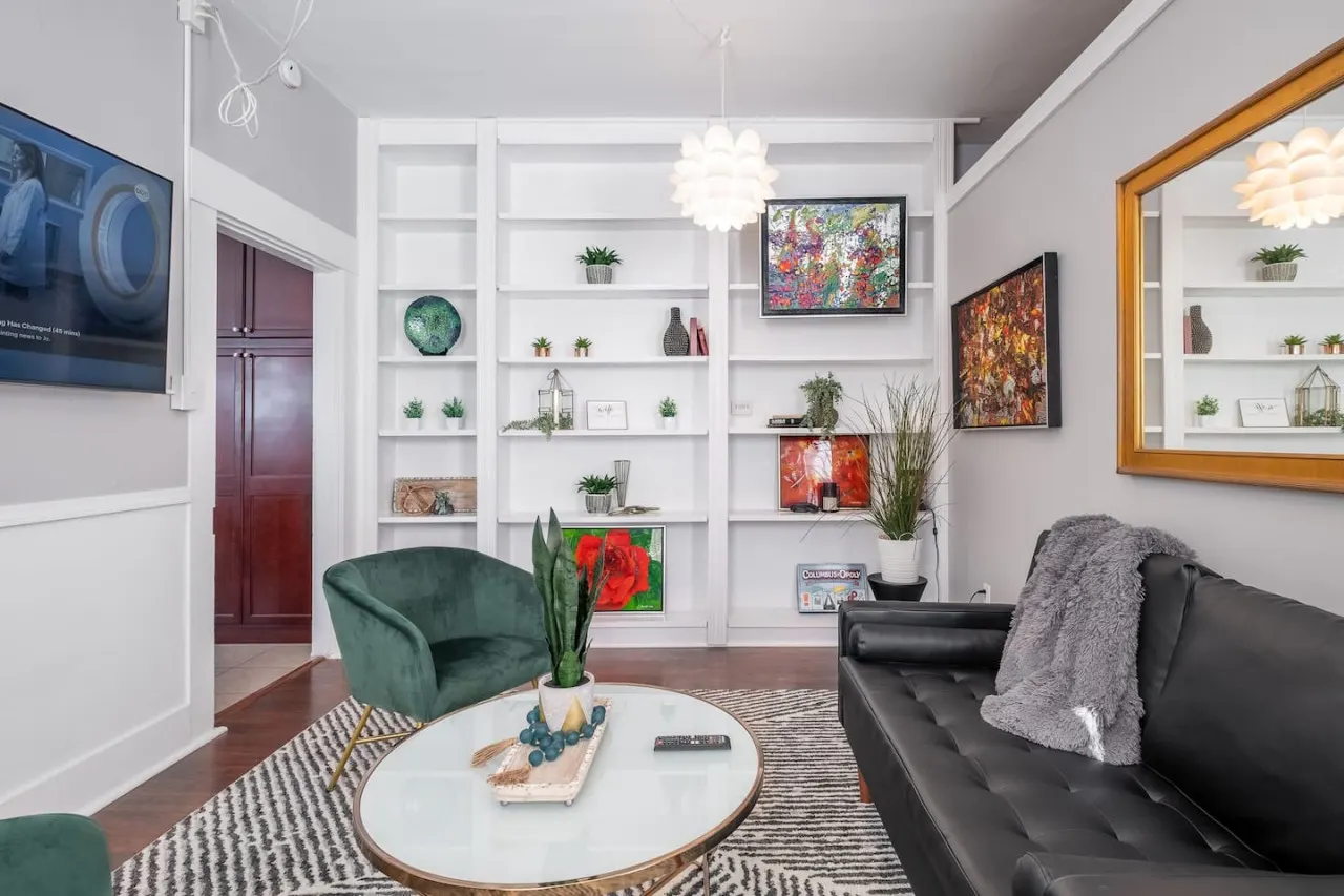 Walkable Historic Home (FREE Bikes to use) 3