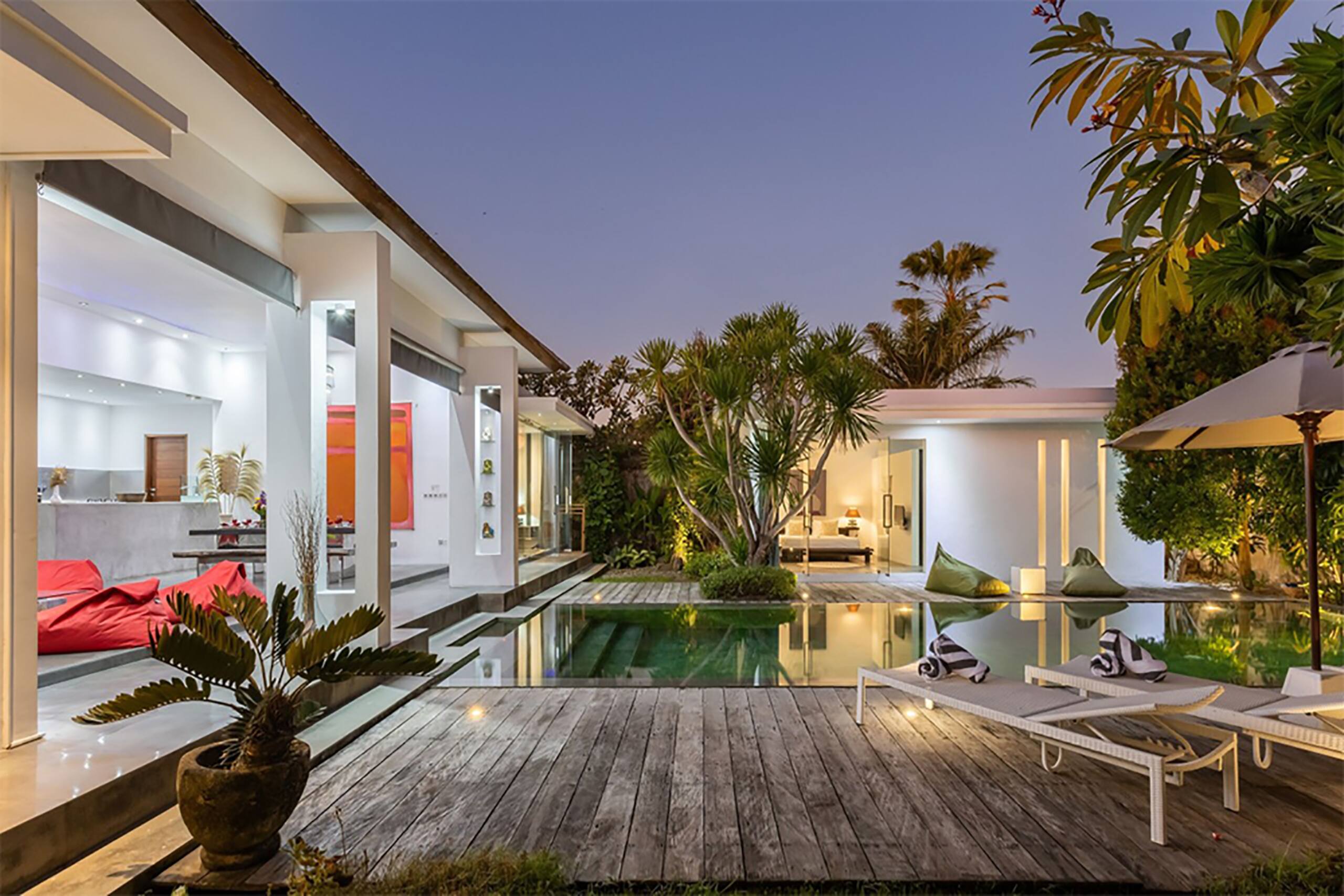 Villa Bahia 10mn walk to Central Seminyak Oberoi 11