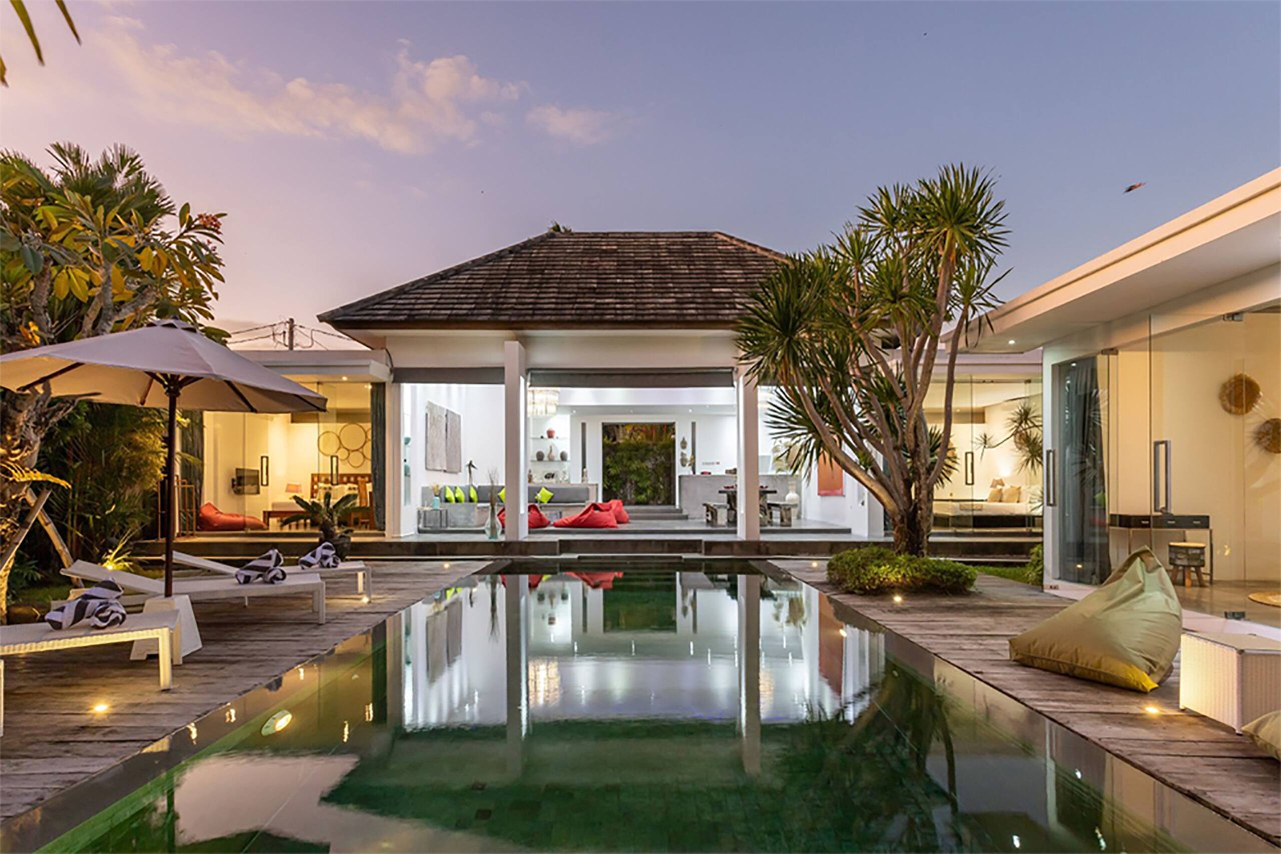 Villa Bahia 10mn walk to Central Seminyak Oberoi