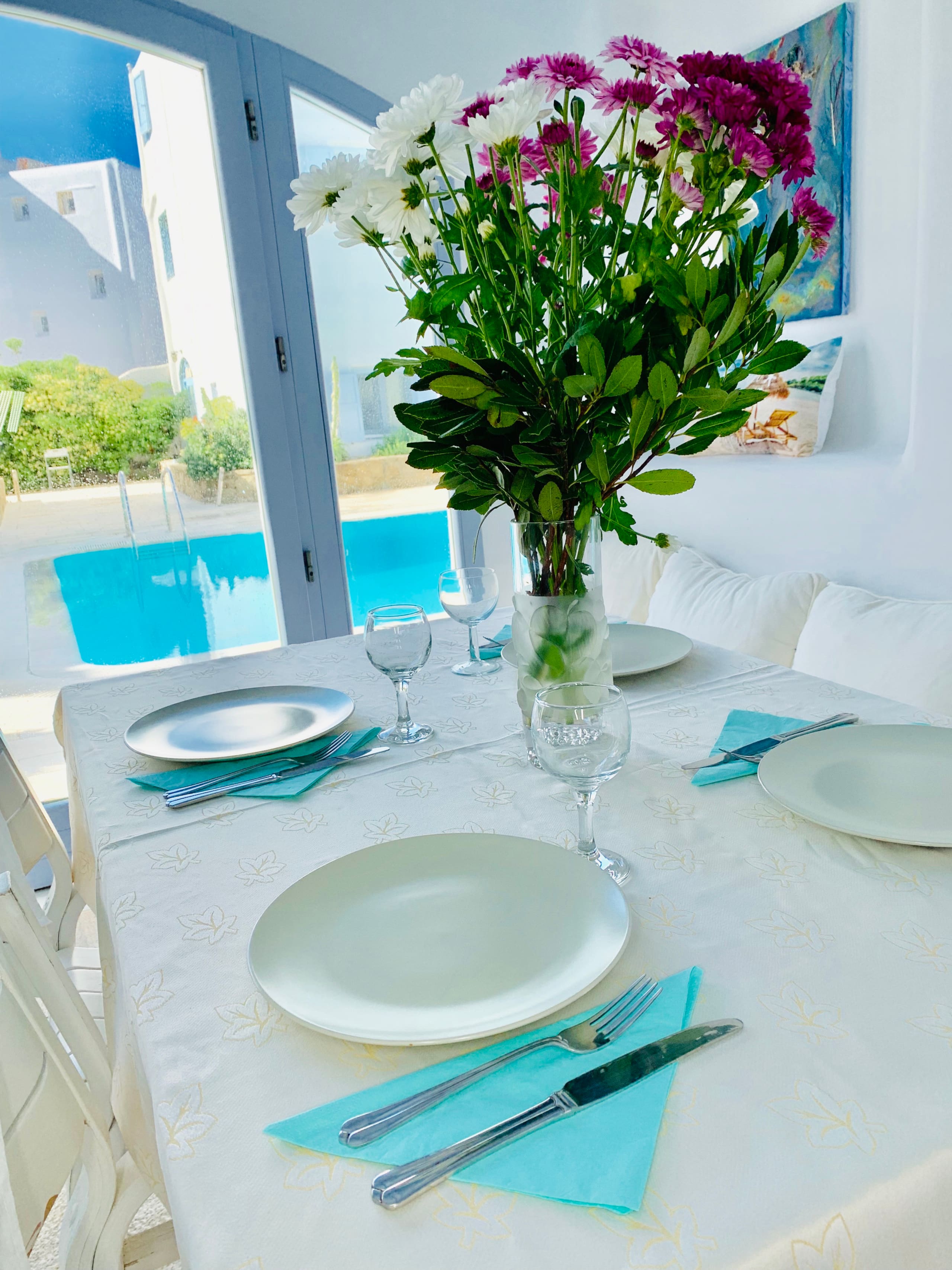 HOLIDAYS NEAR THE SEA