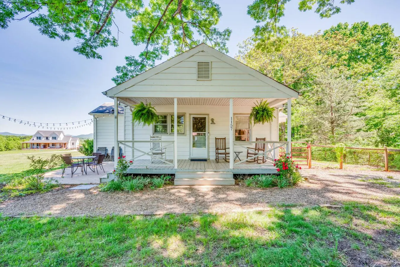 Redwing Farm Cottage | Mountain Views & Firepit