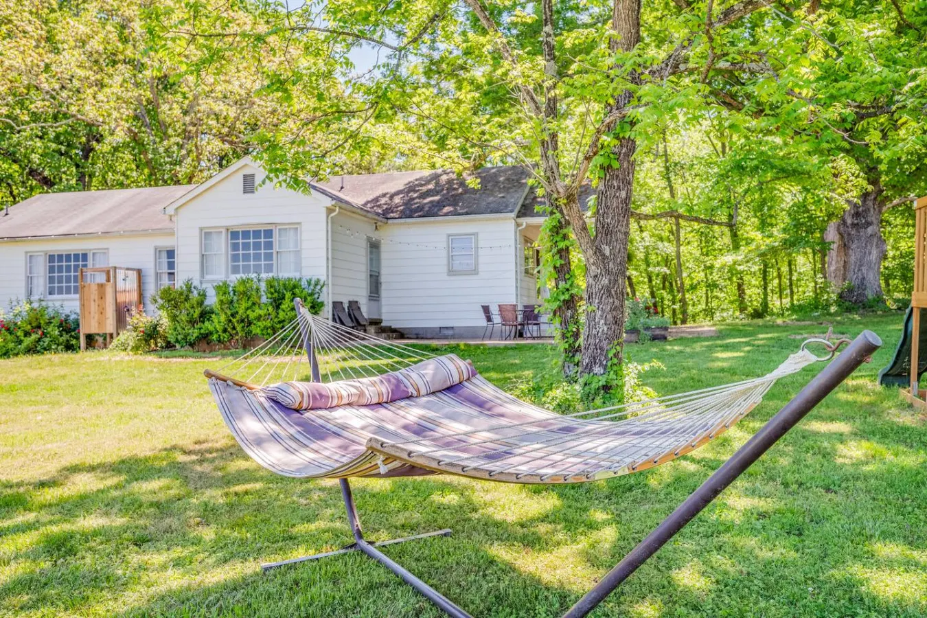 Redwing Farm Cottage Mountain Views & Firepit 9