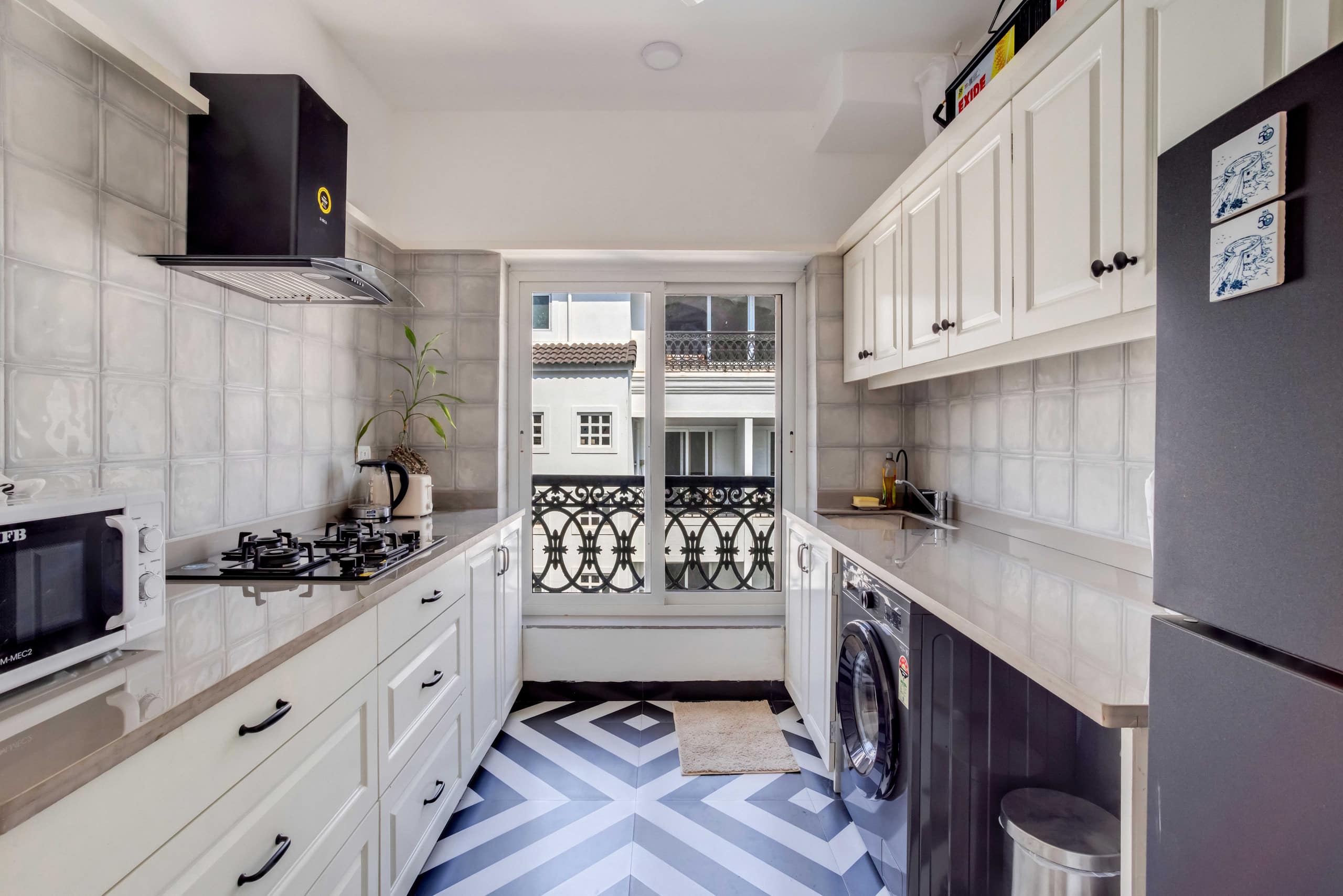 Unique 2BHK | 2 min to Beach | Rooftop Pool & Gym 14