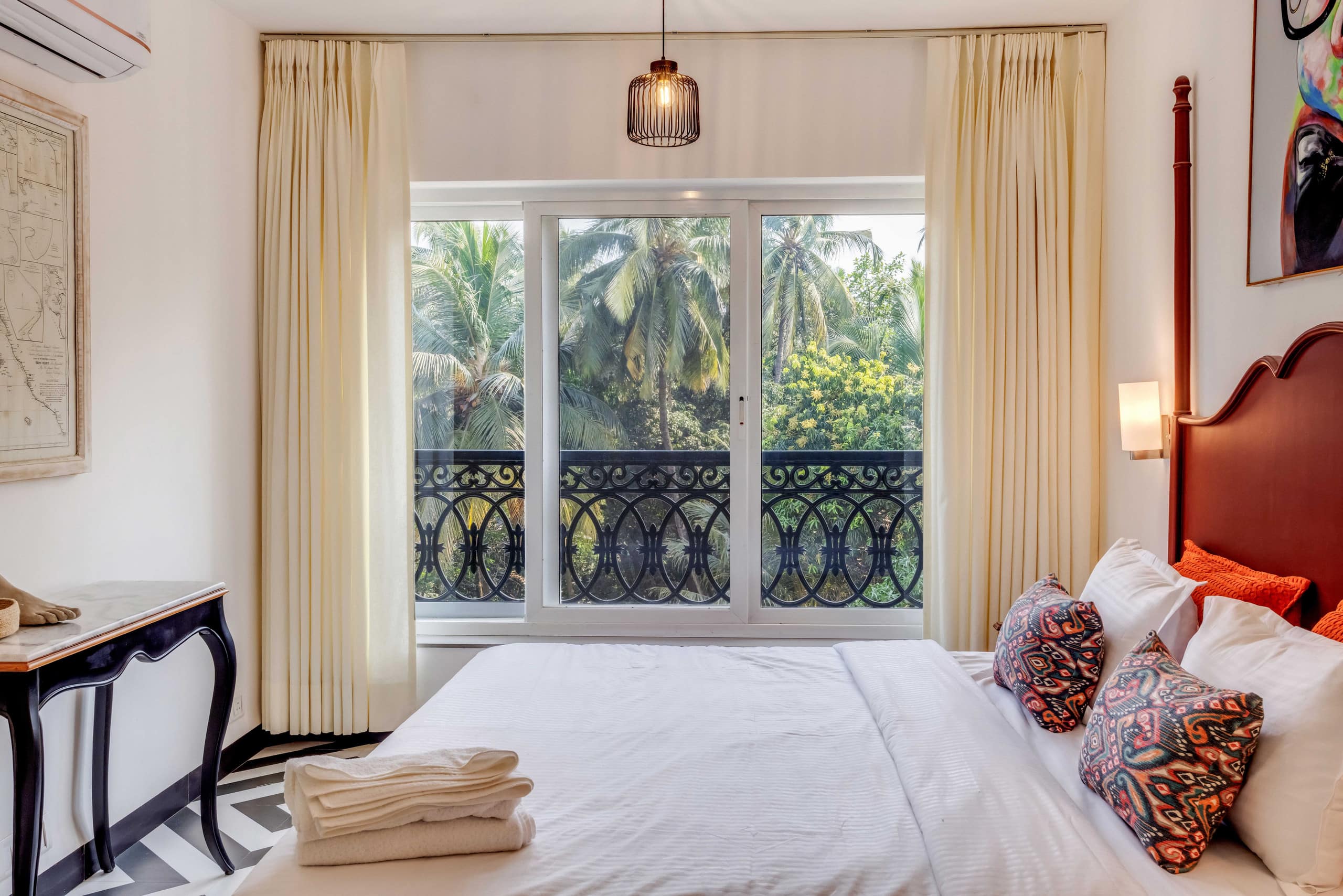 Unique 2BHK | 2 min to Beach | Rooftop Pool & Gym 6