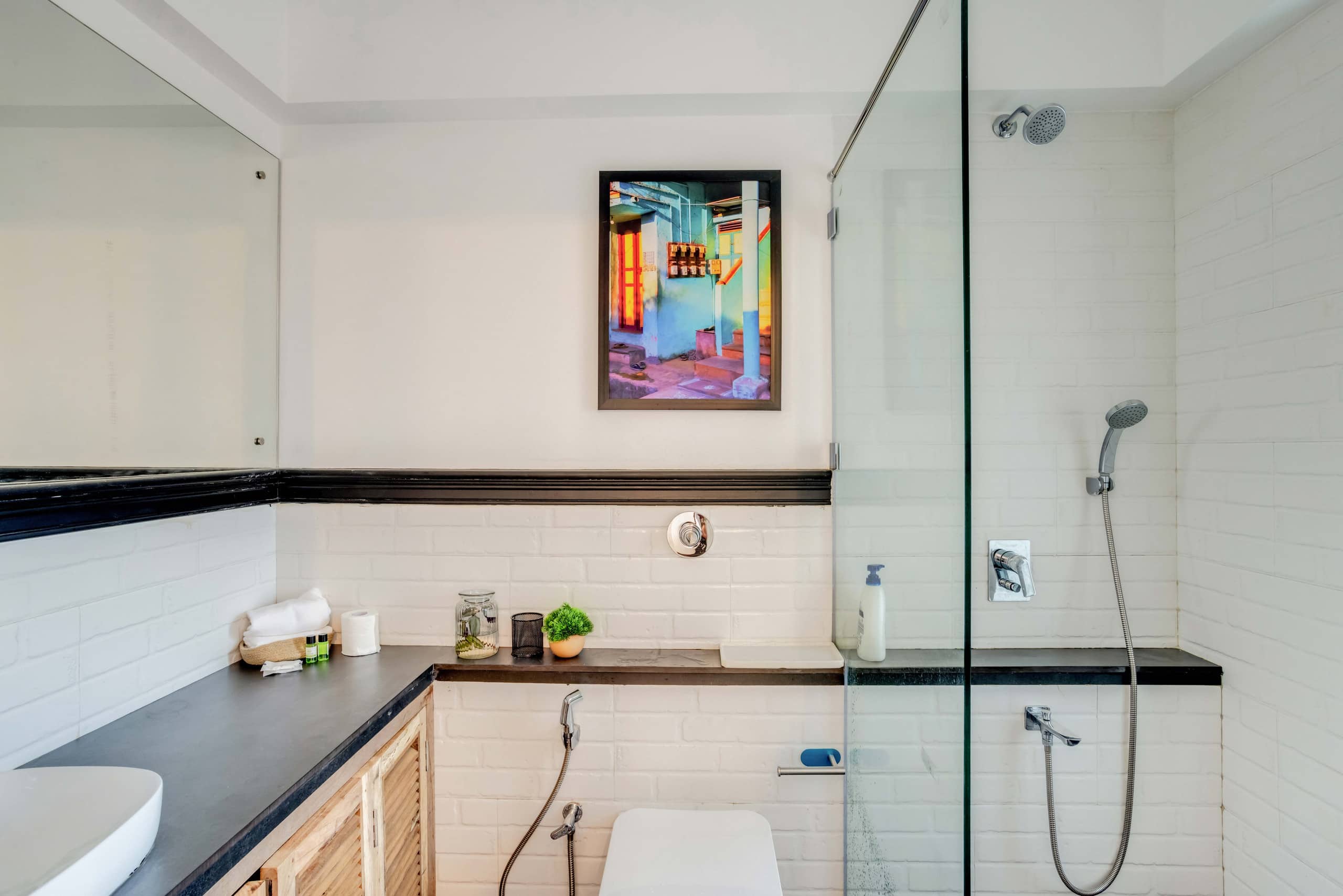 Unique 2BHK | 2 min to Beach | Rooftop Pool & Gym 28