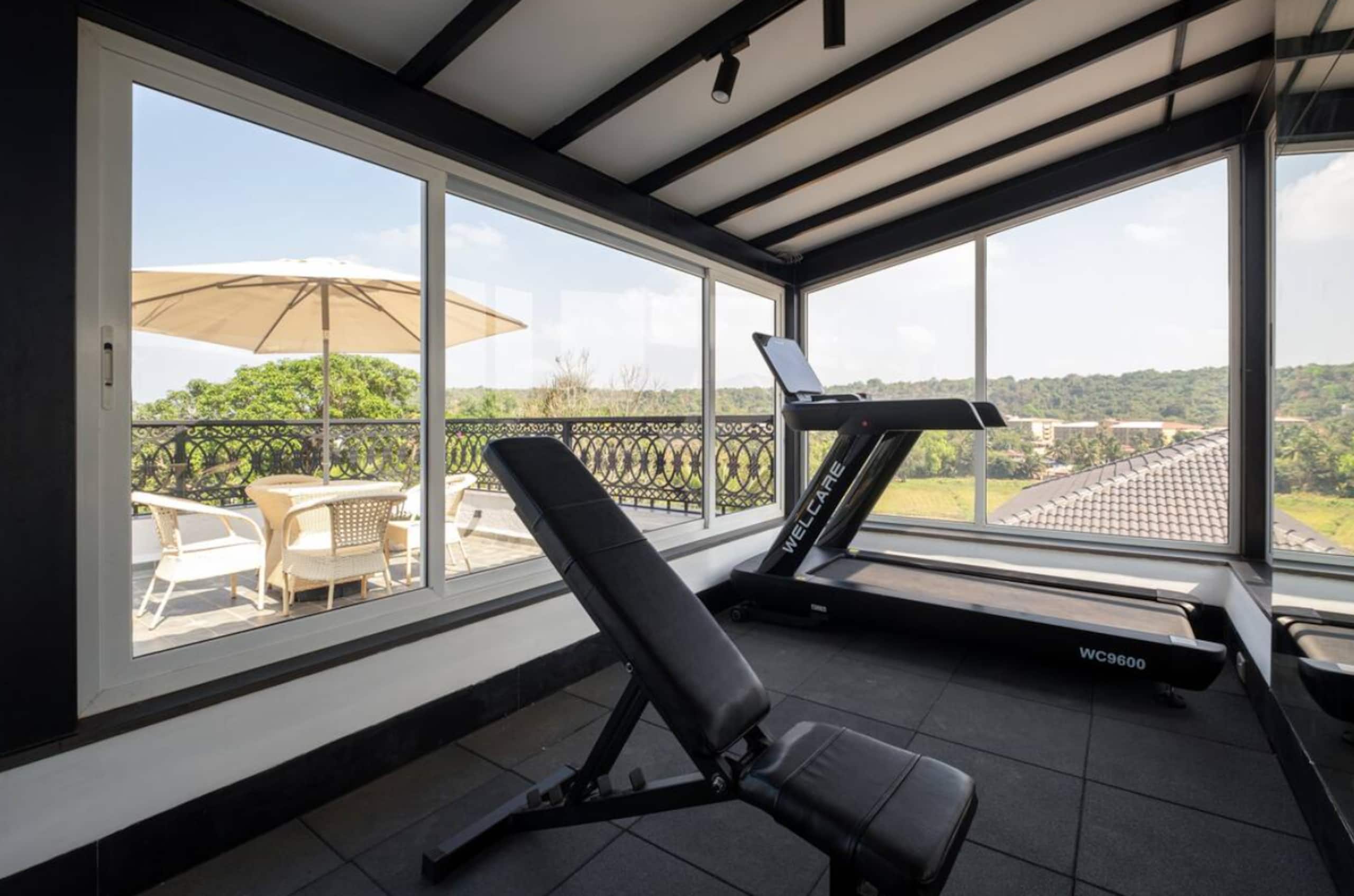 Unique 2BHK | 2 min to Beach | Rooftop Pool & Gym 35