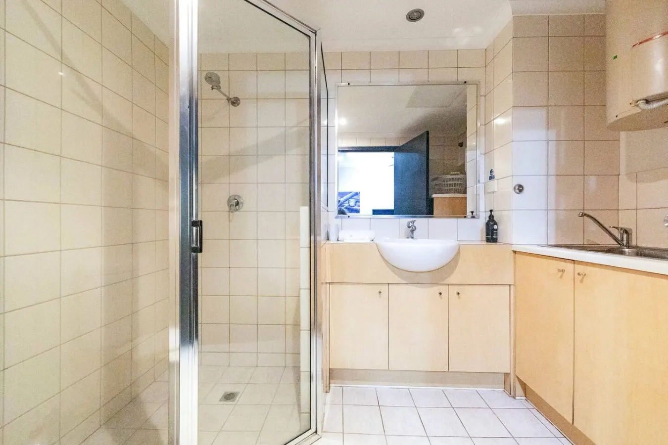 Zen Markets ~ 1BR unit in Parap 14