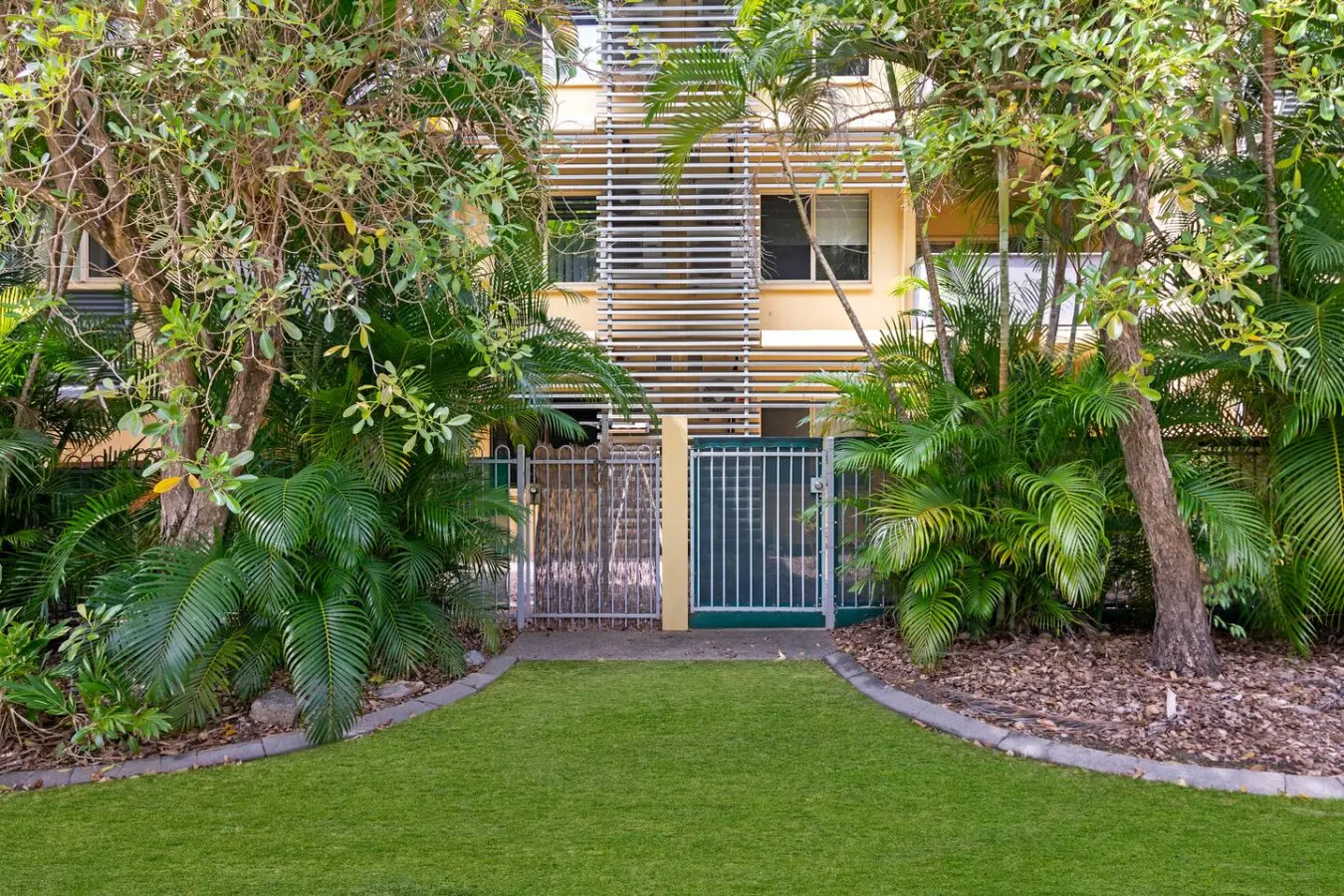Zen Markets ~ 1BR unit in Parap 19