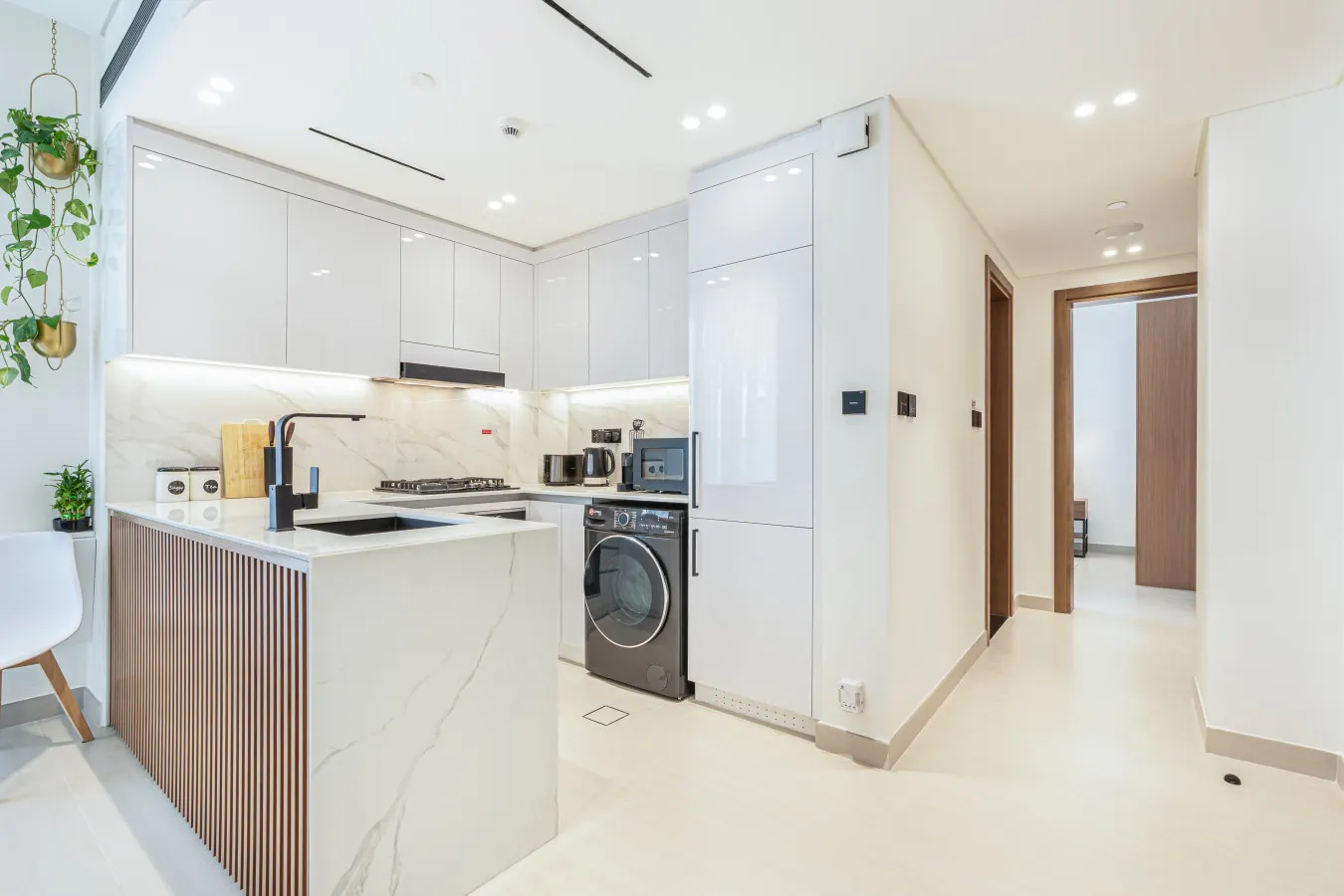 Serene and Stylish Home in the Heart of JVC 9