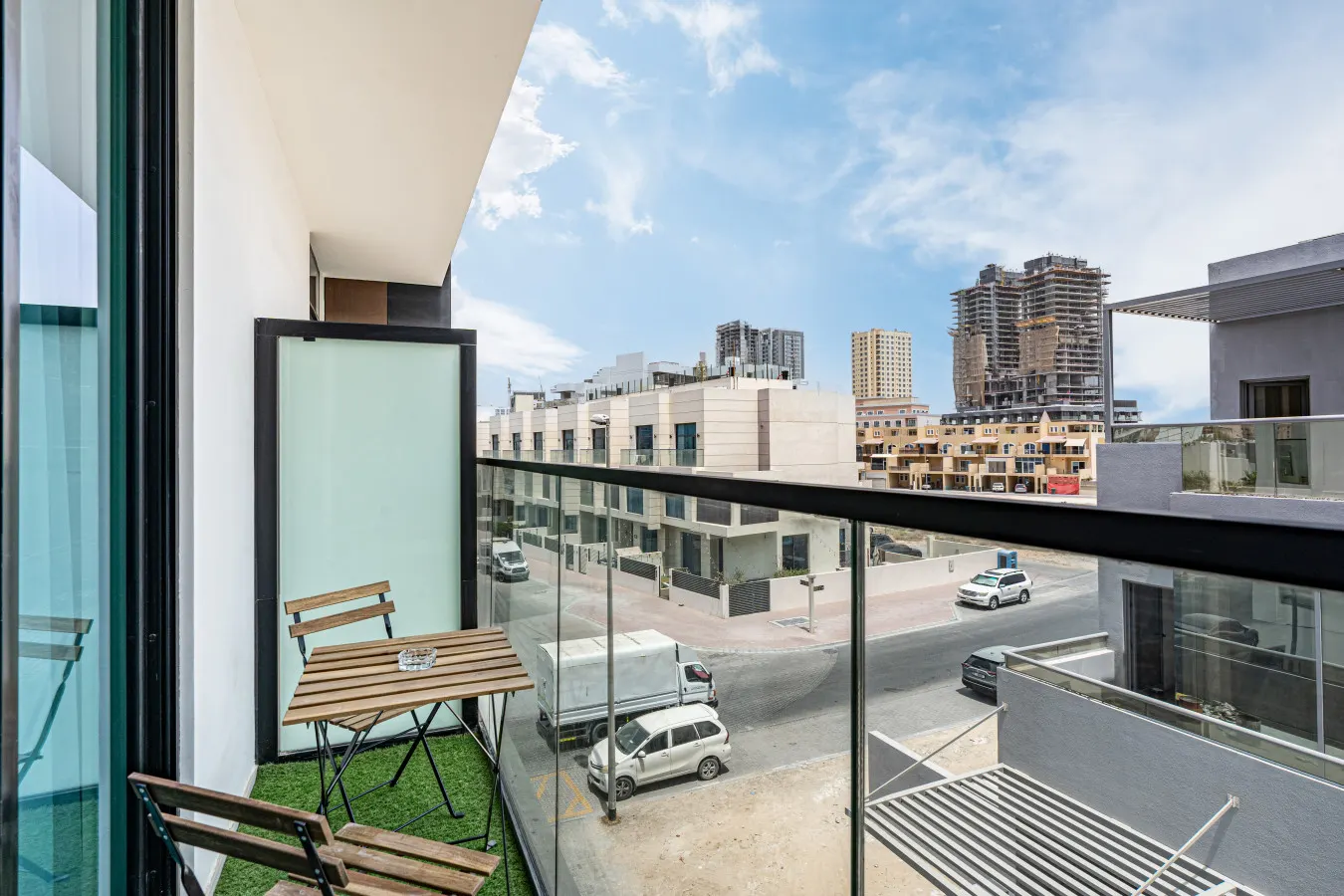 Serene and Stylish Home in the Heart of JVC — photo 4