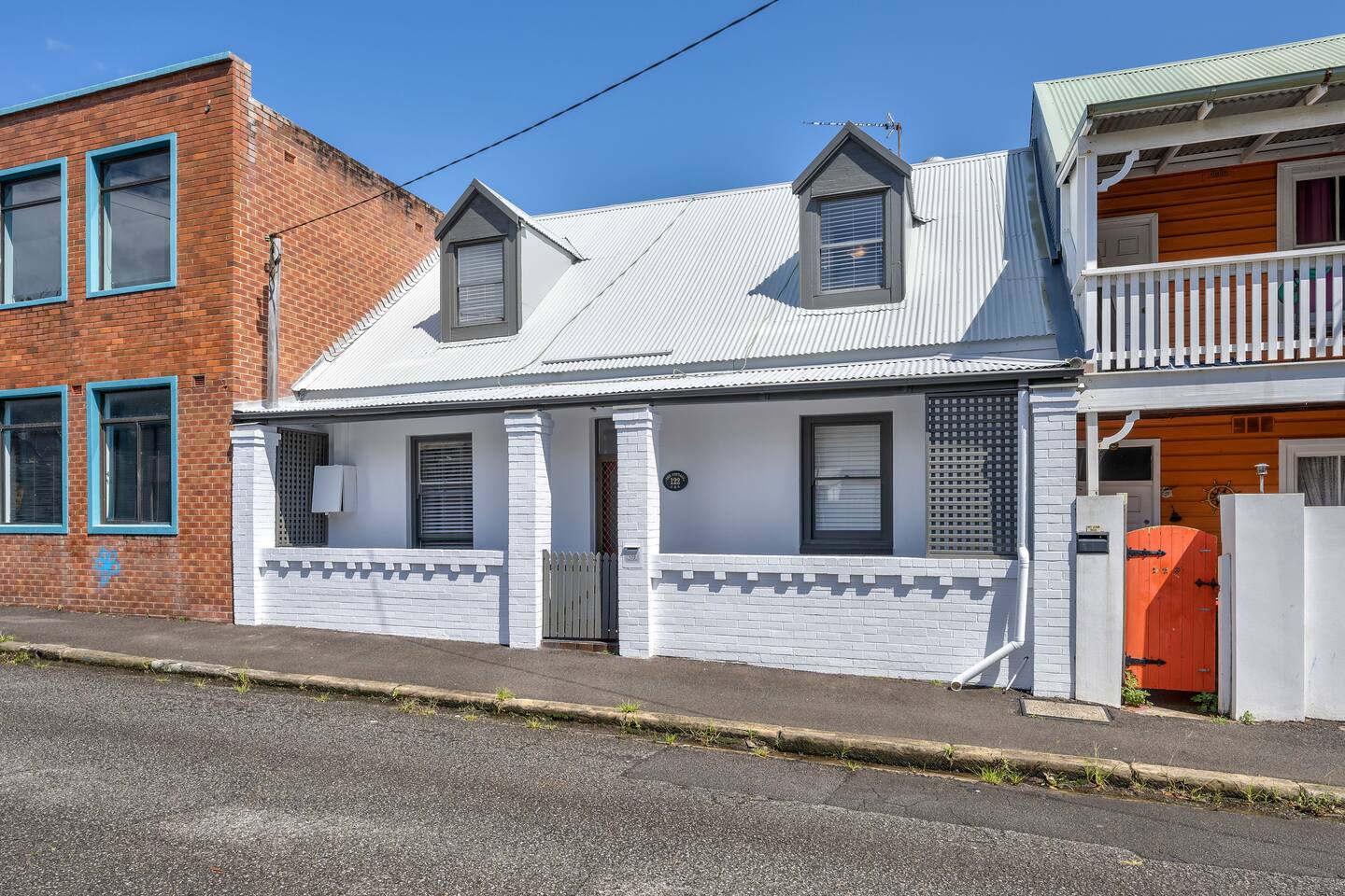 The Cottage Ada | Walk Everywhere | Free Parking