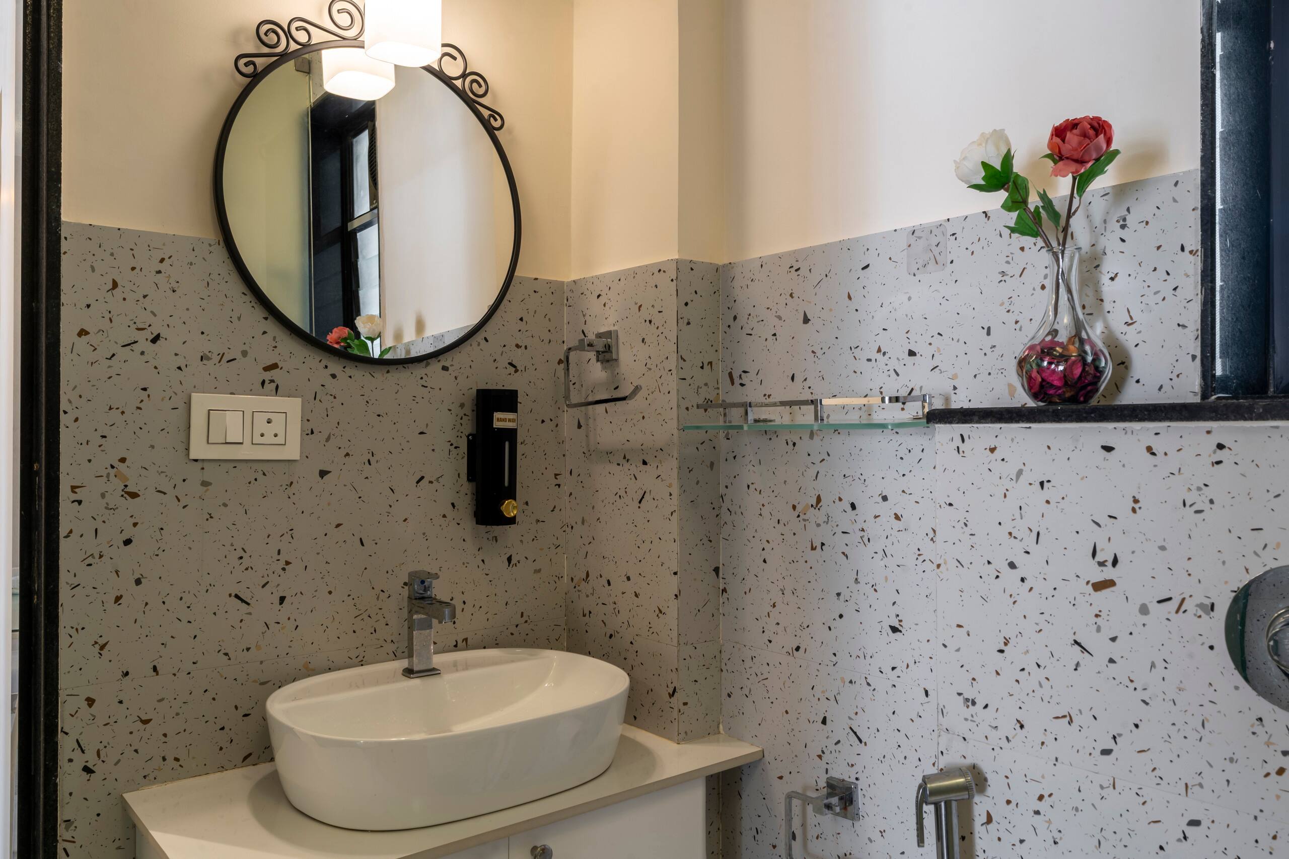 Olive Door |Luxurious 1 BHK Suite by Tarashi Homes 26
