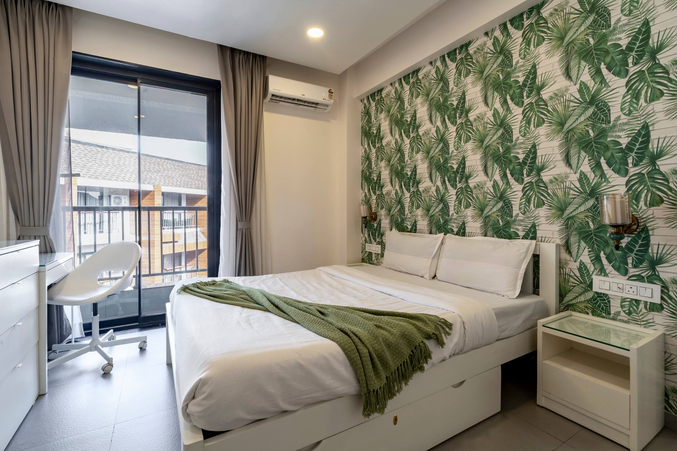 Olive Door |Luxurious 1 BHK Suite by Tarashi Homes — photo 4
