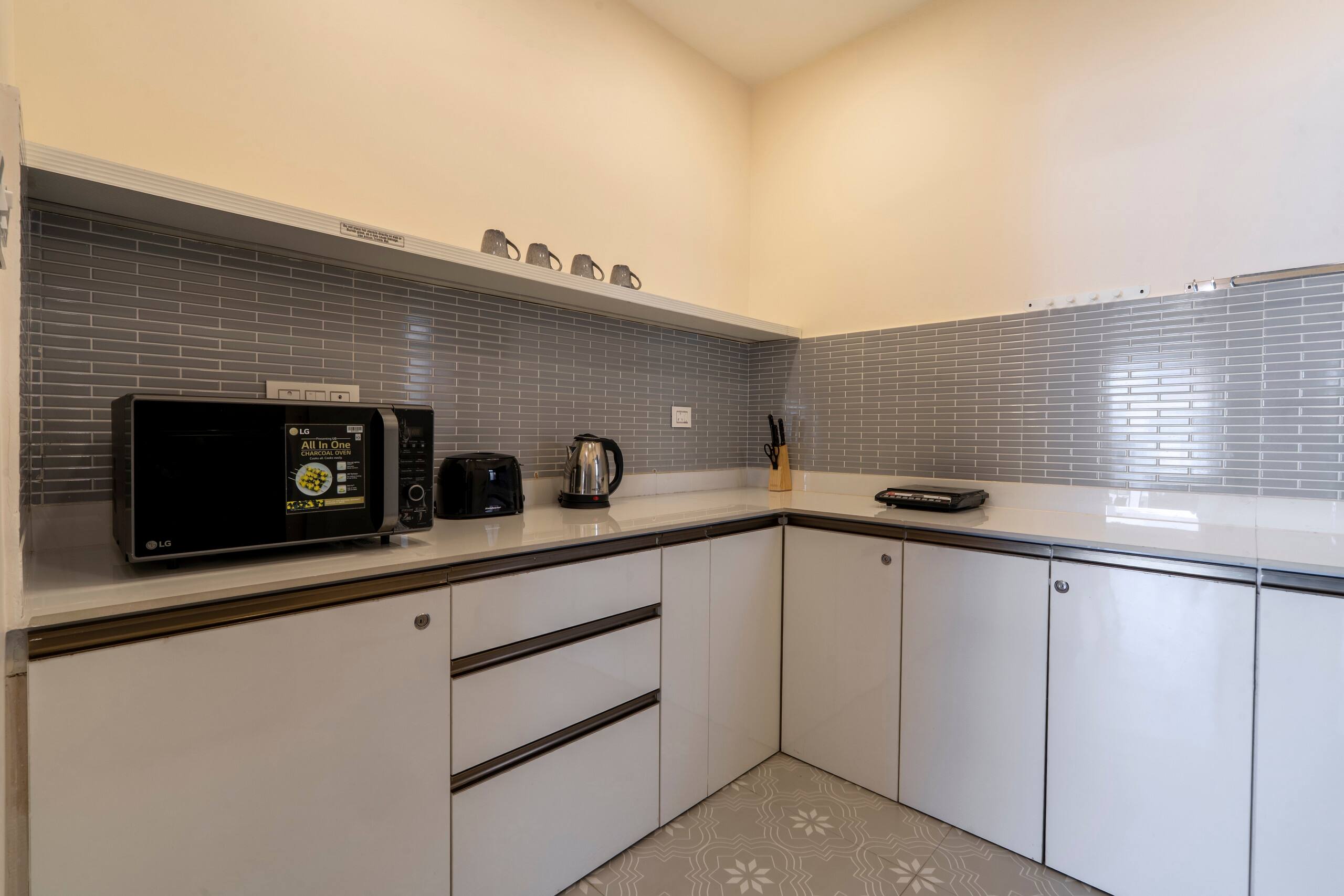 Olive Door |Luxurious 1 BHK Suite by Tarashi Homes 14