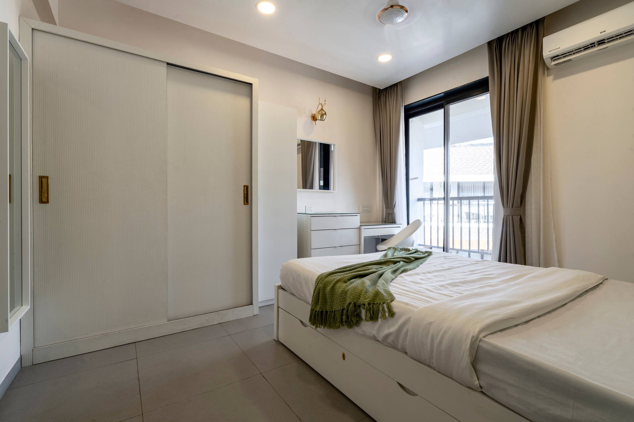 Olive Door |Luxurious 1 BHK Suite by Tarashi Homes 24