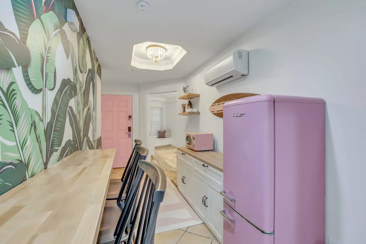 Salt & Sea Inn Unit A- 1 Bed 1 Ba Condo w/ Pool — photo 2