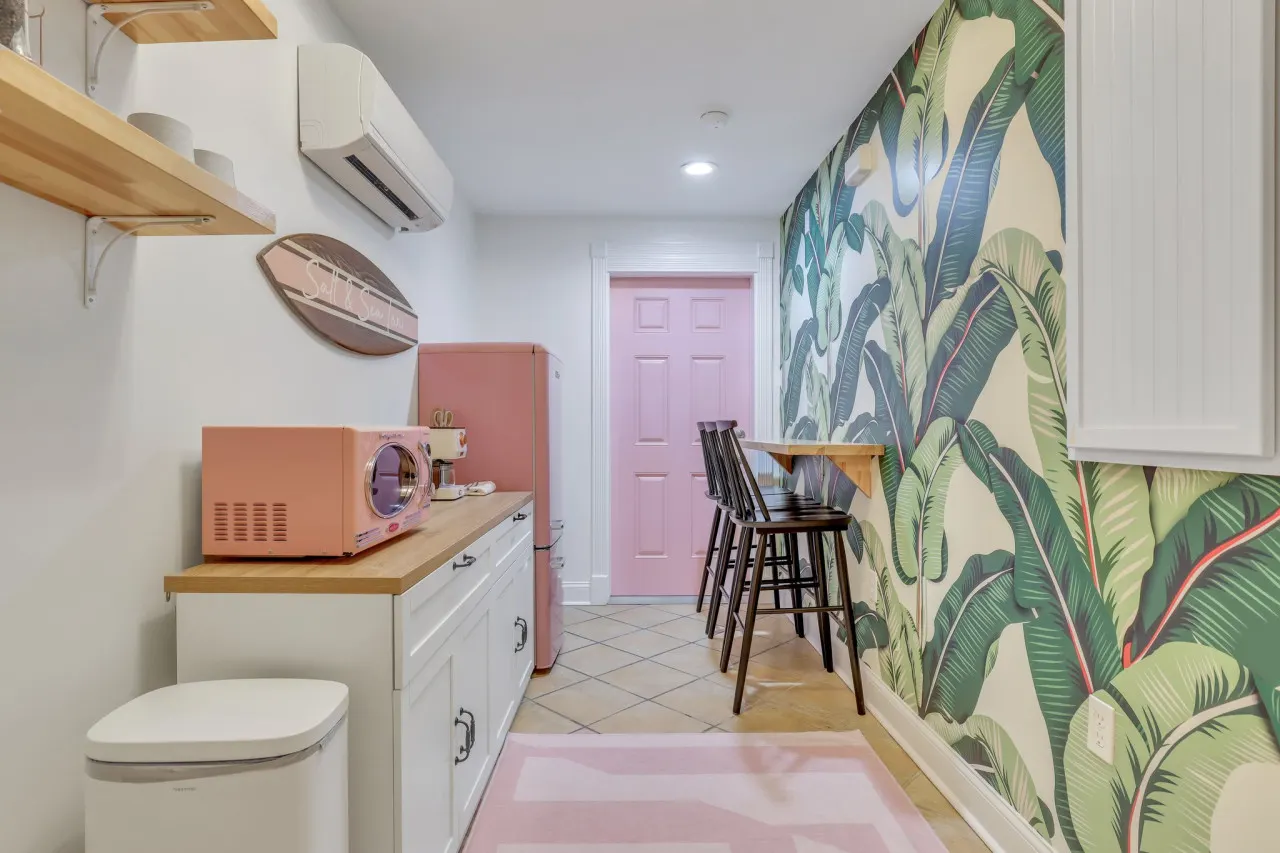 Salt & Sea Inn Unit A- 1 Bed 1 Ba Condo w/ Pool 10