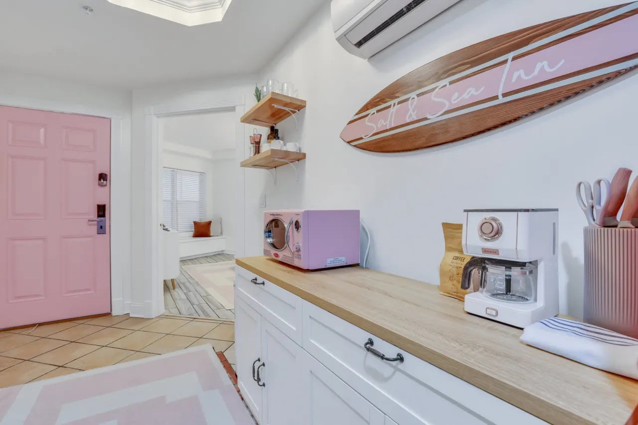Salt & Sea Inn Unit A- 1 Bed 1 Ba Condo w/ Pool 12