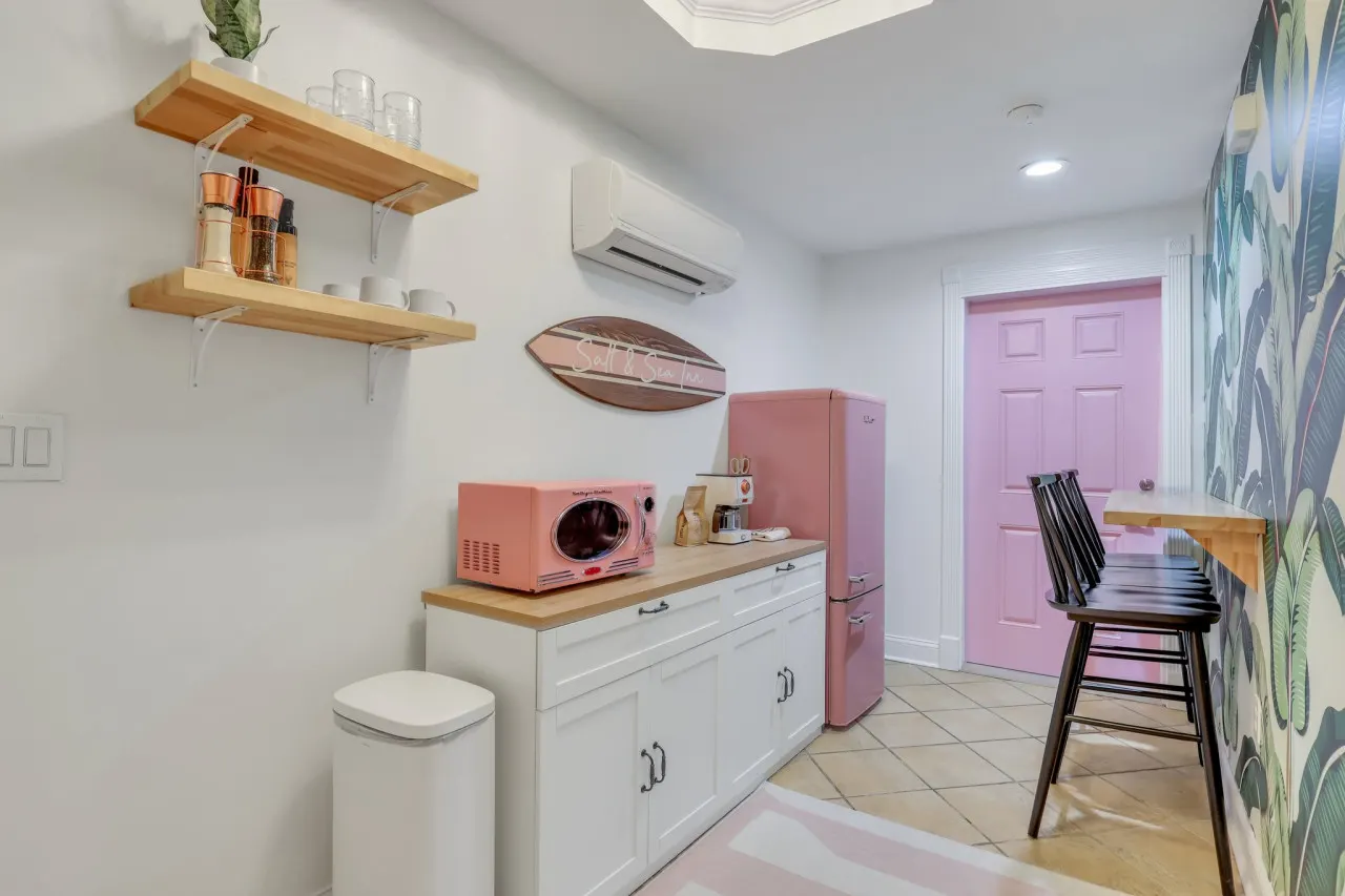 Salt & Sea Inn Unit A- 1 Bed 1 Ba Condo w/ Pool 7