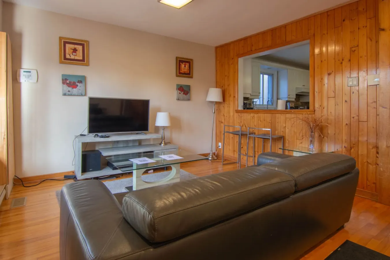 Cozy Bungalow Longueuil 3 BR 6 pers 6