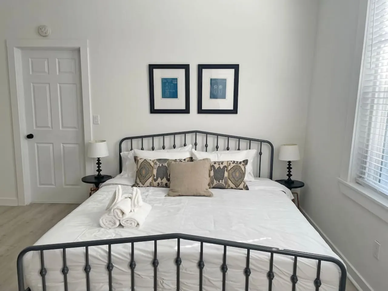Huge Downtown Retreat Walkable to Everything 11
