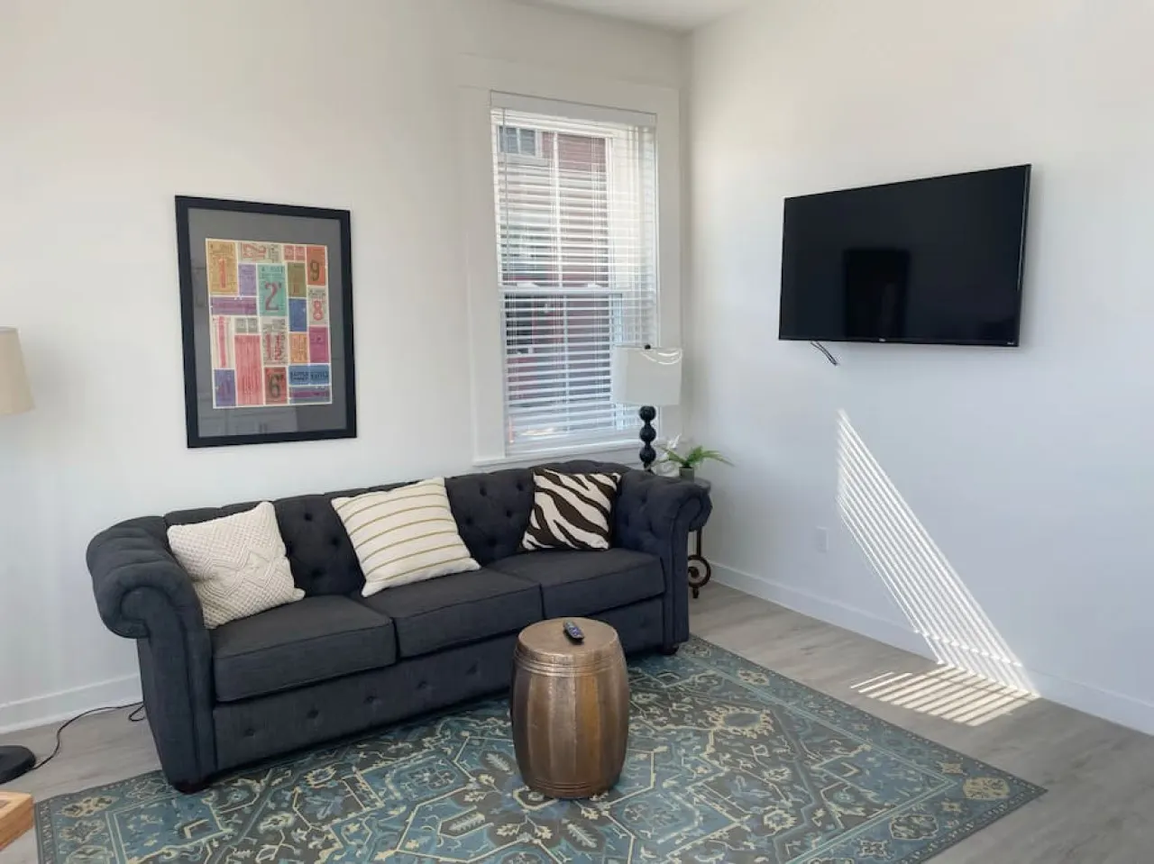 Huge Downtown Retreat Walkable to Everything 16