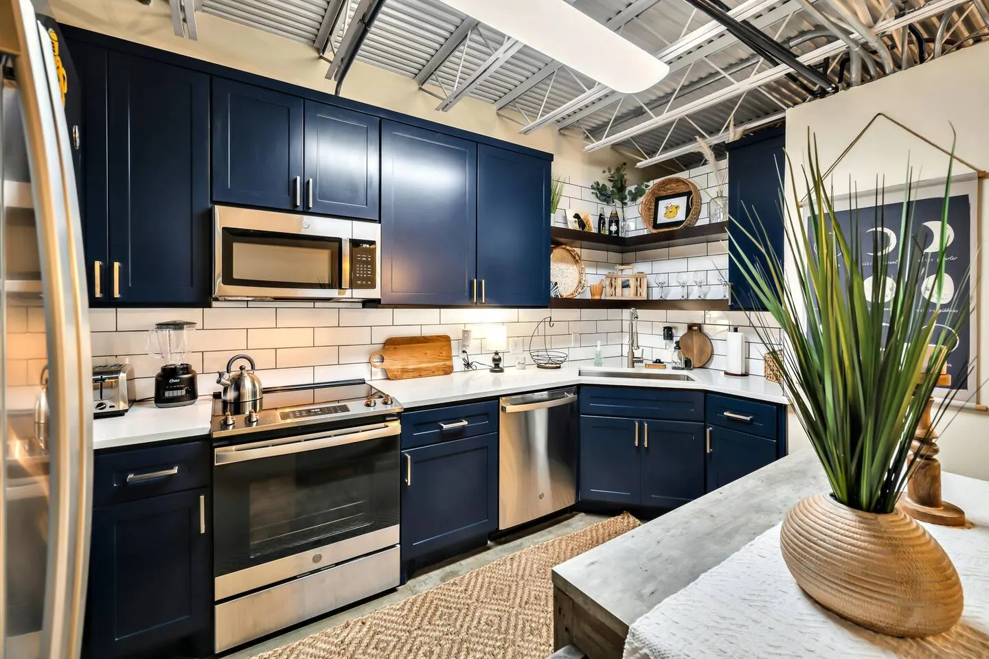 Luxe Penthouse: Downtown Magnolia/Baylor/McLane 13