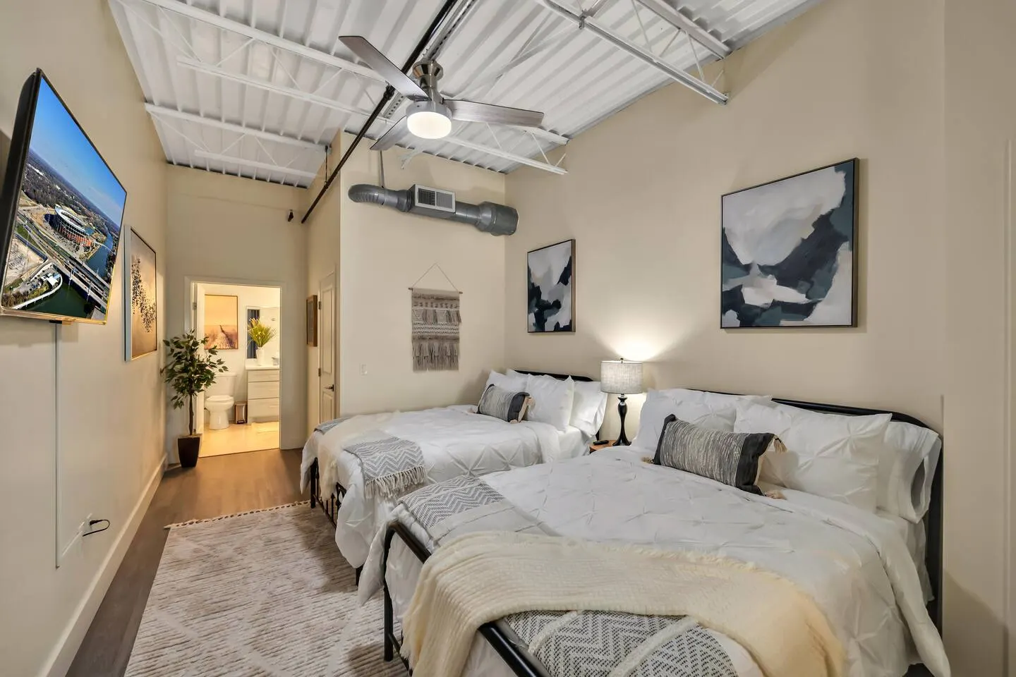 Luxe Penthouse: Downtown Magnolia/Baylor/McLane 7